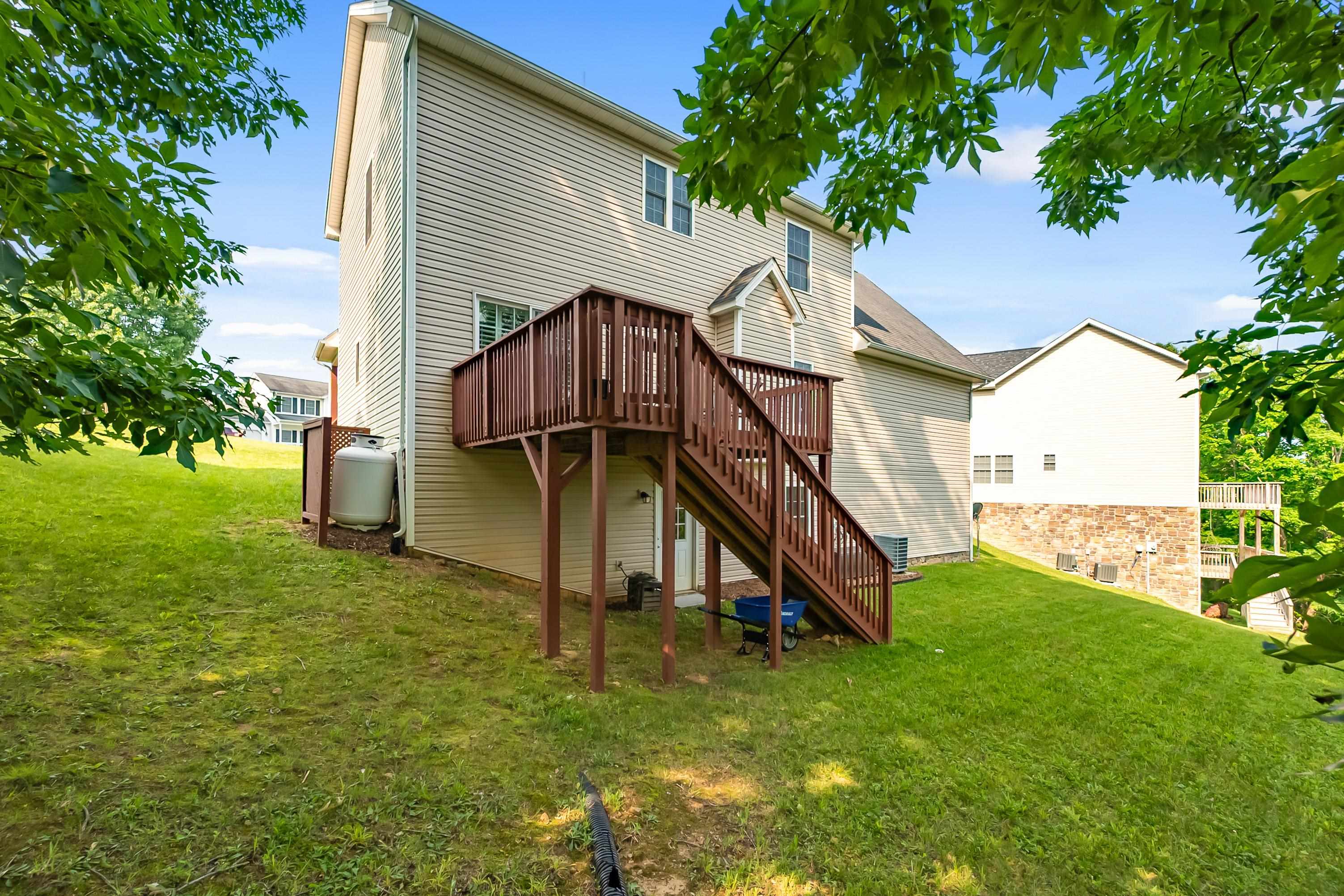 1136 CROSSCREEK Drive