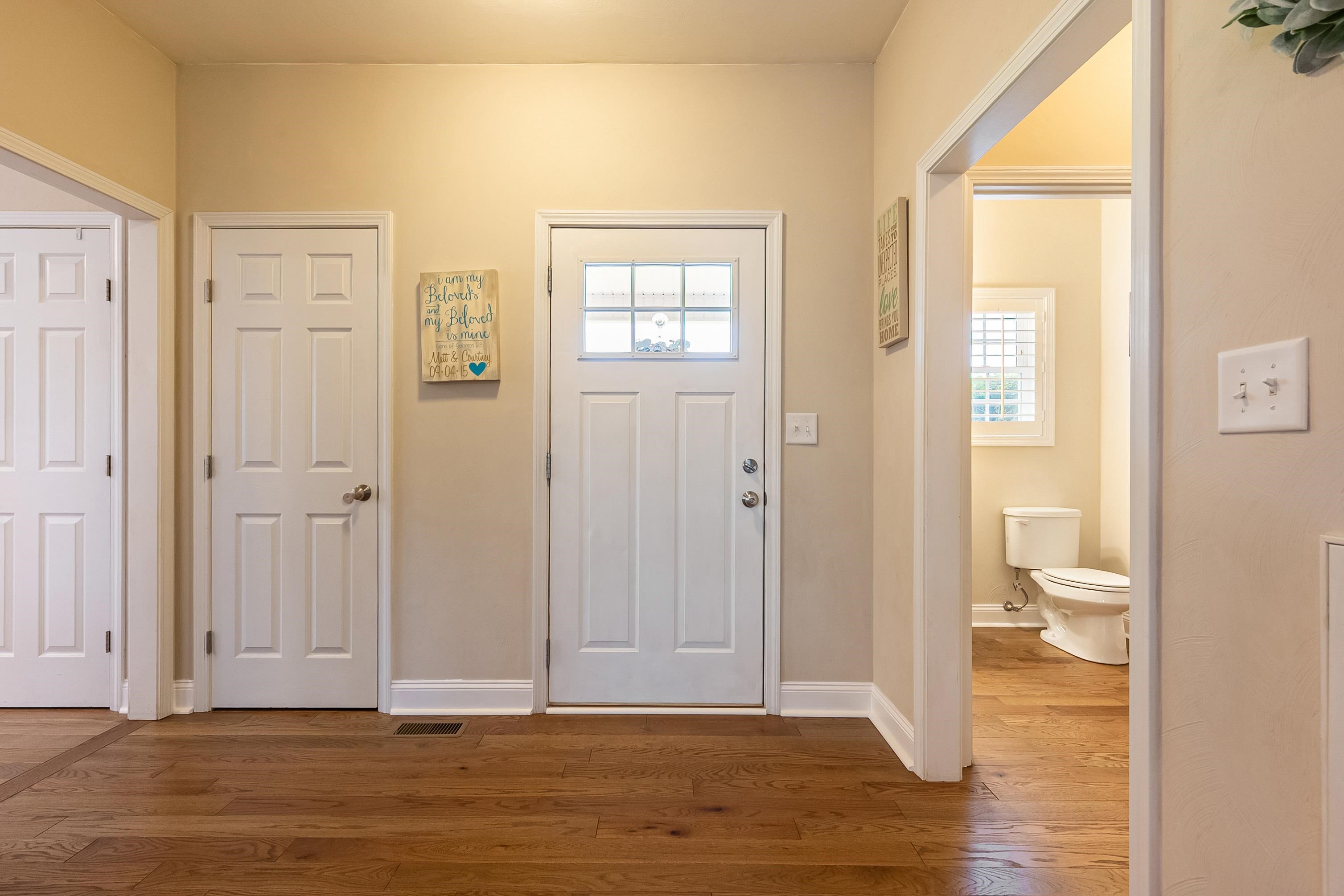 1136 CROSSCREEK Drive