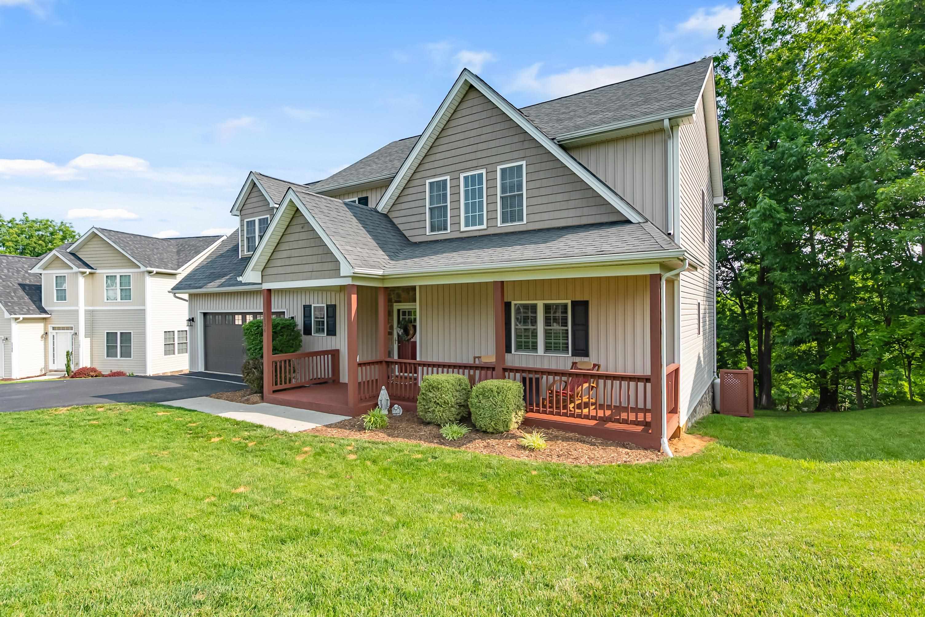 1136 CROSSCREEK Drive