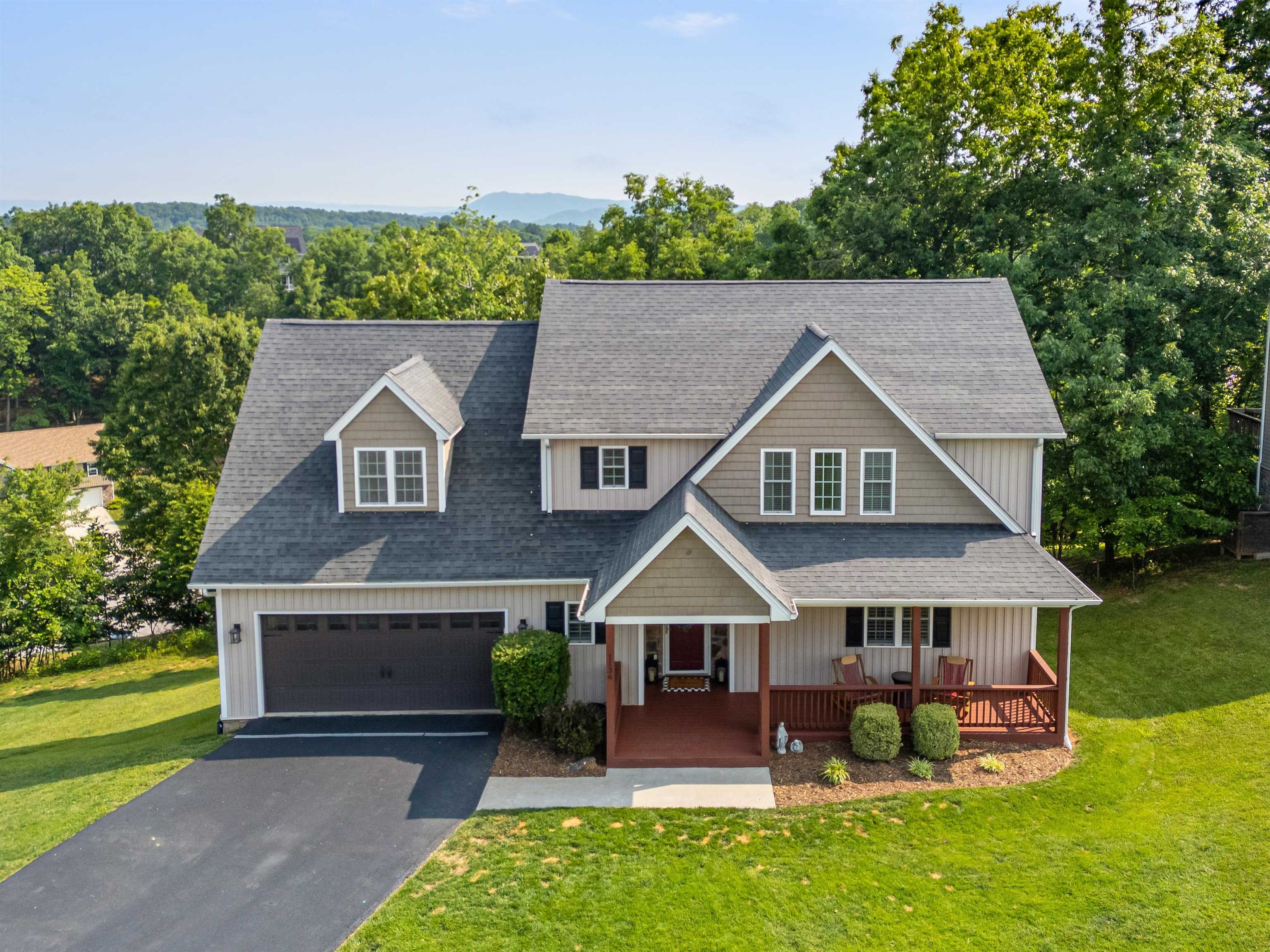 1136 CROSSCREEK Drive