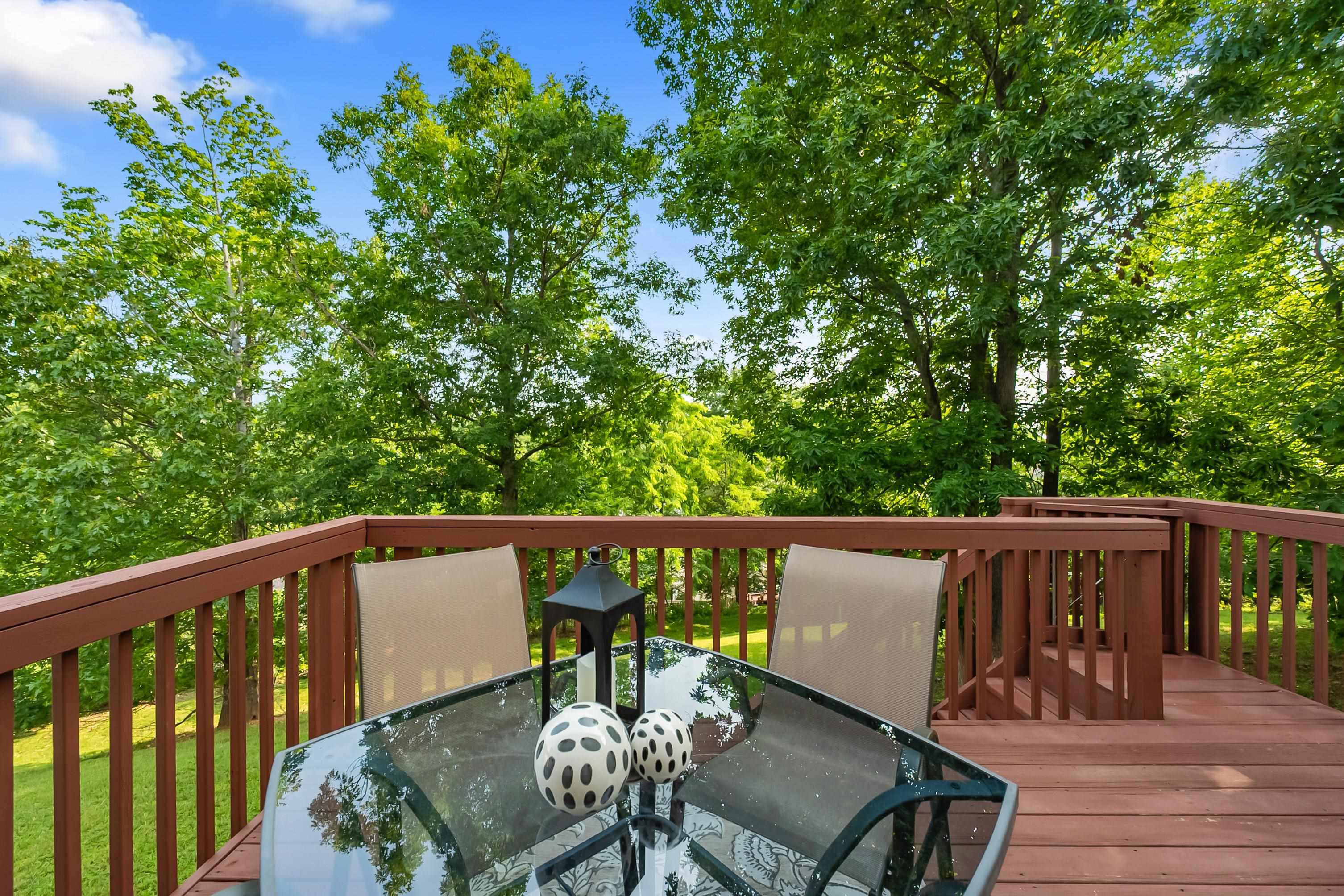 1136 CROSSCREEK Drive