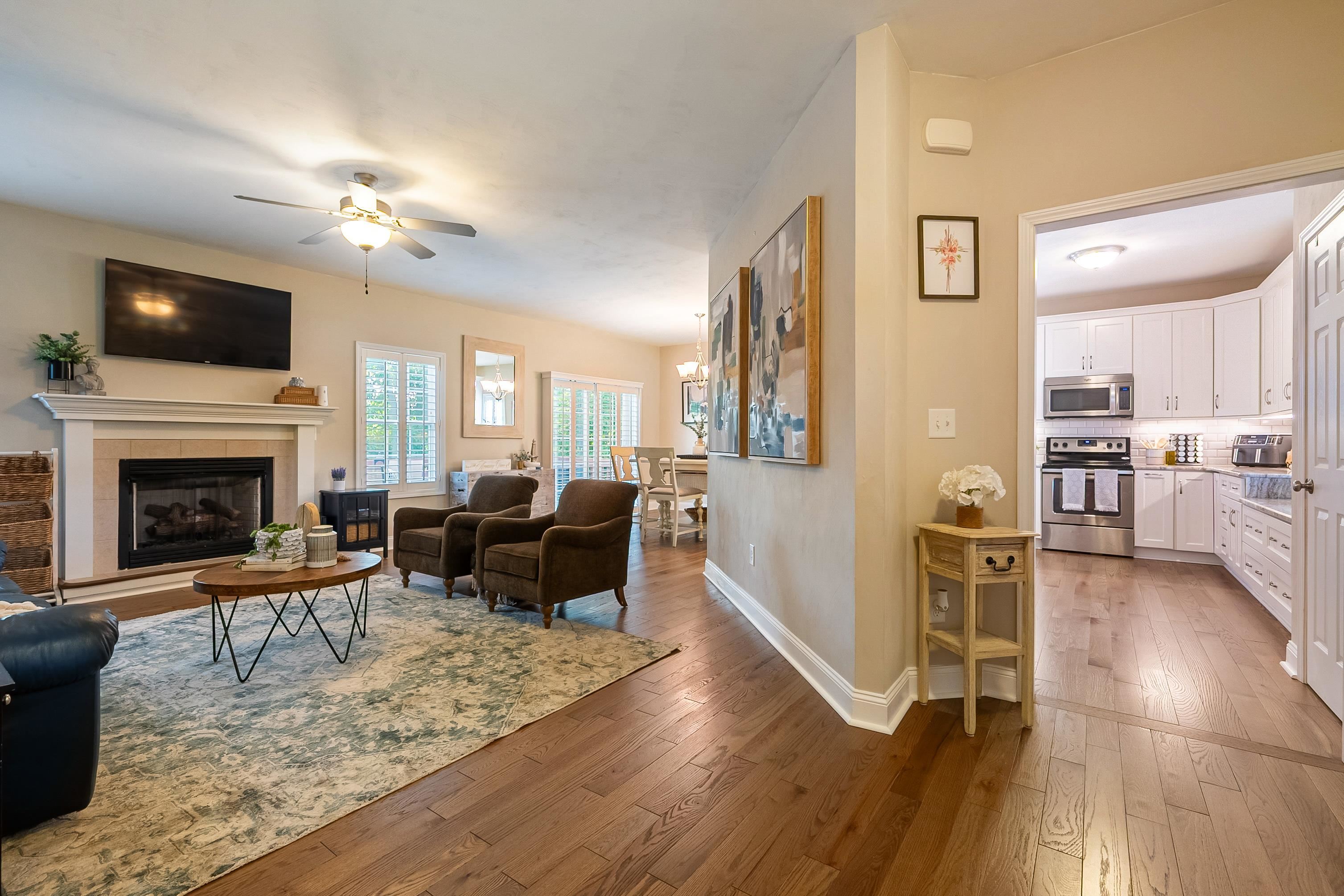 1136 CROSSCREEK Drive