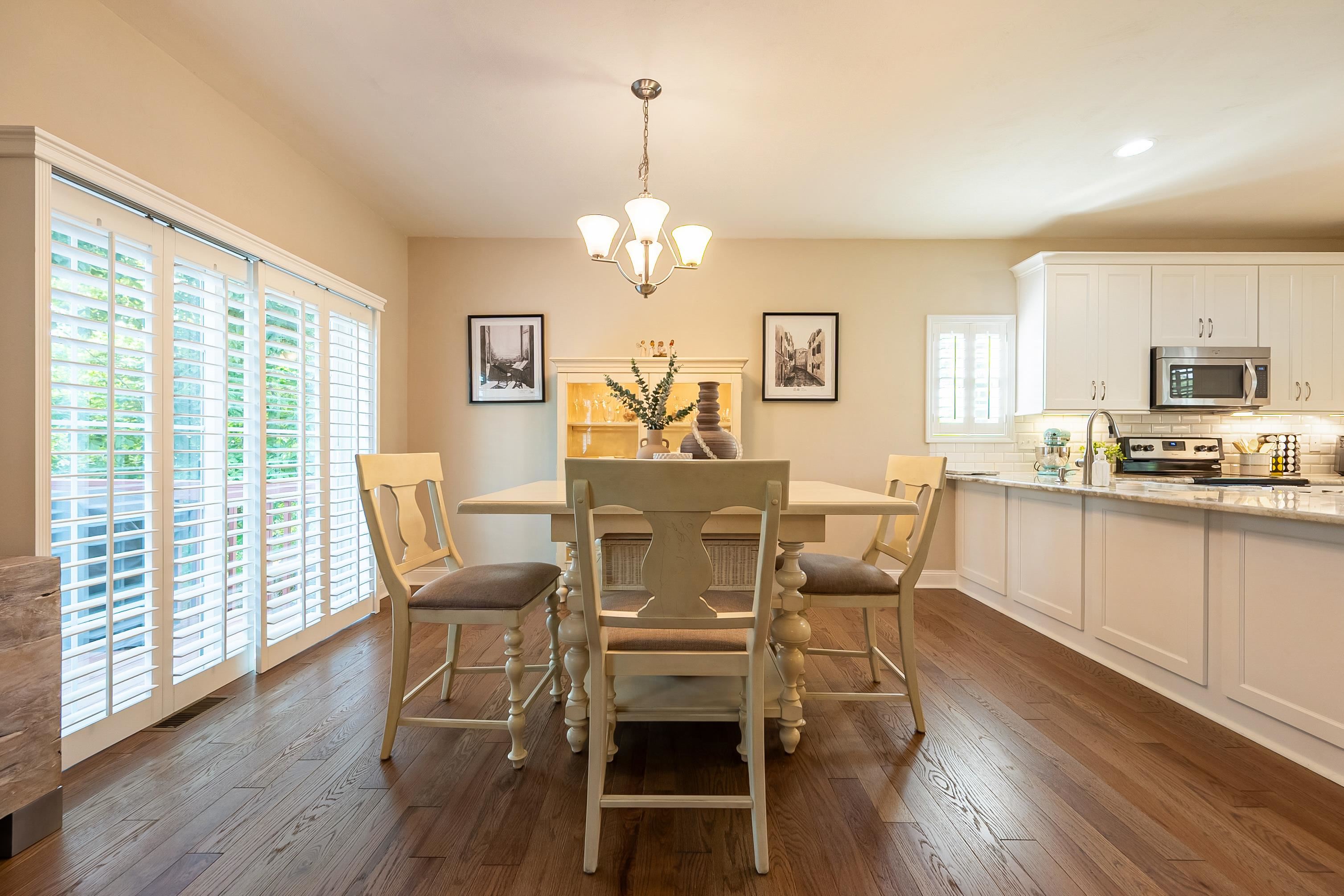 1136 CROSSCREEK Drive