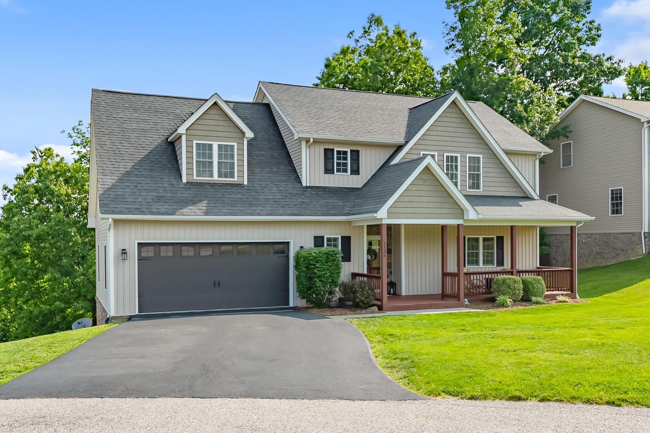 1136 CROSSCREEK Drive