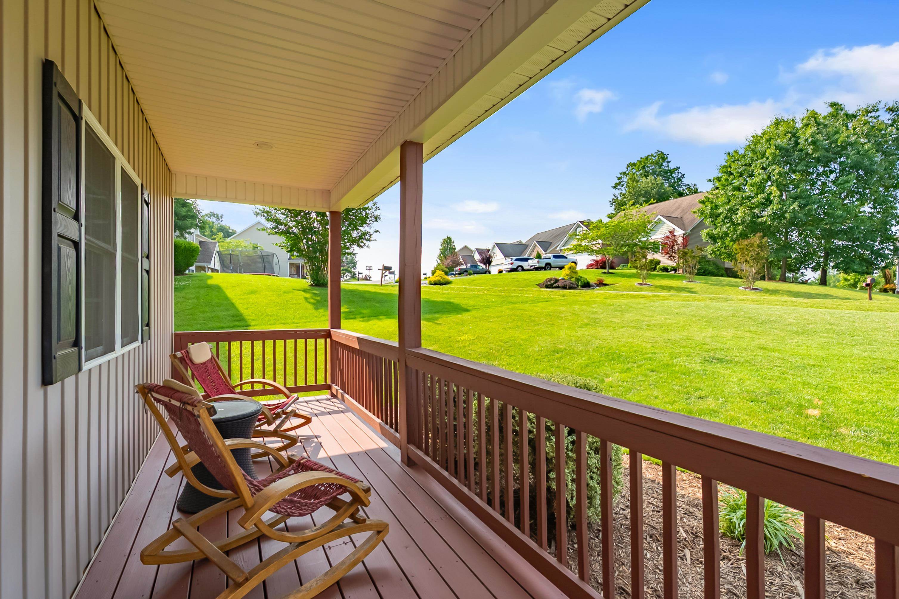 1136 CROSSCREEK Drive