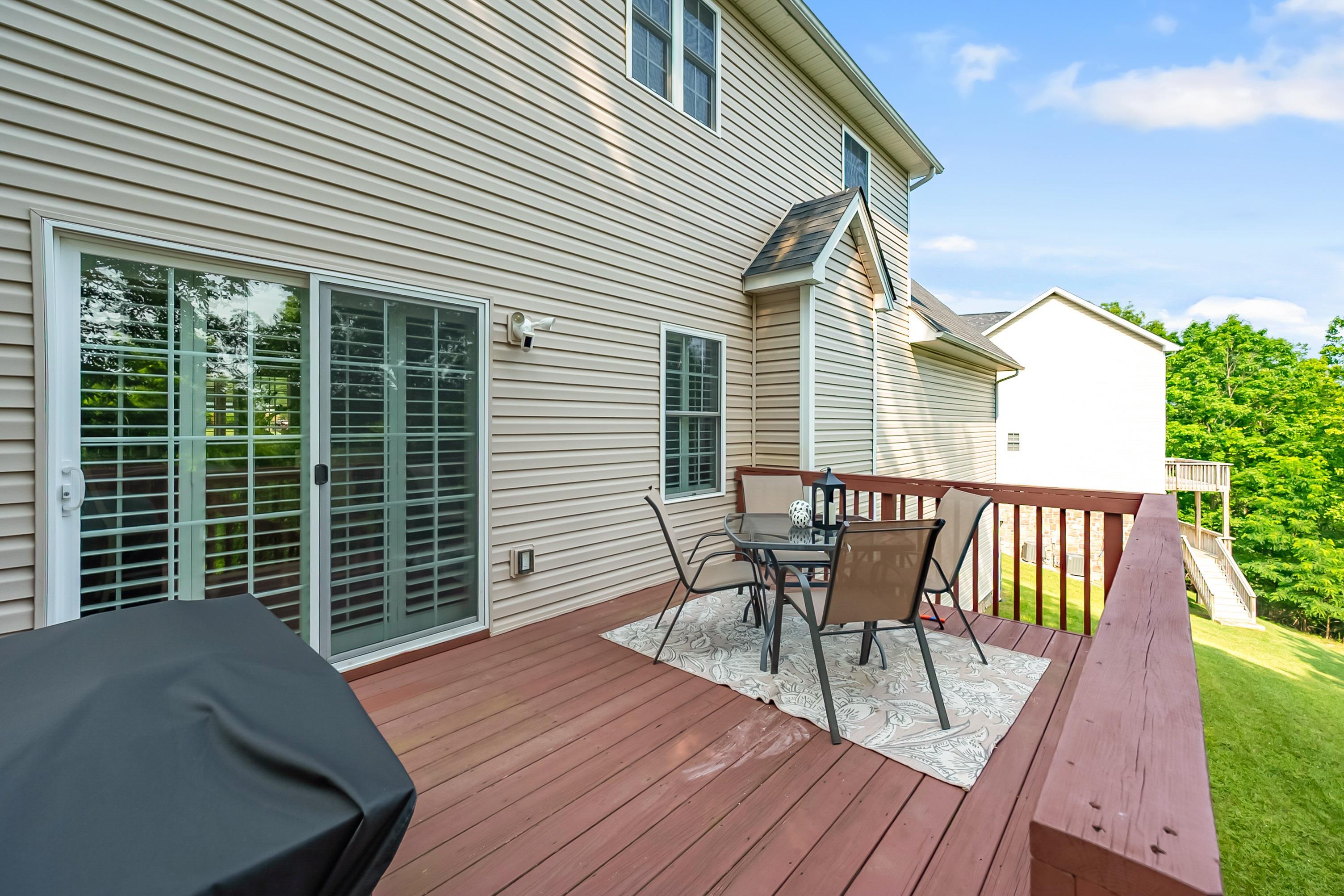 1136 CROSSCREEK Drive