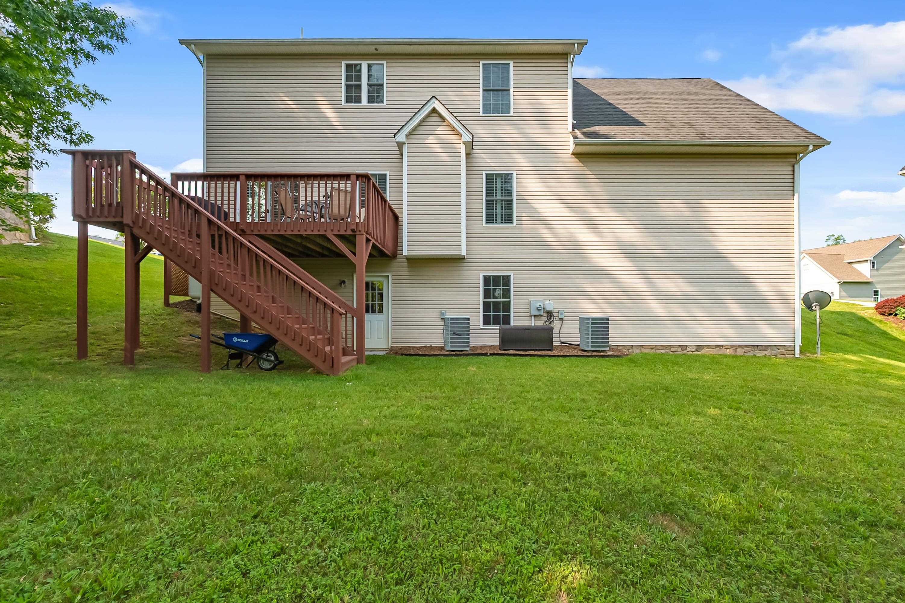 1136 CROSSCREEK Drive