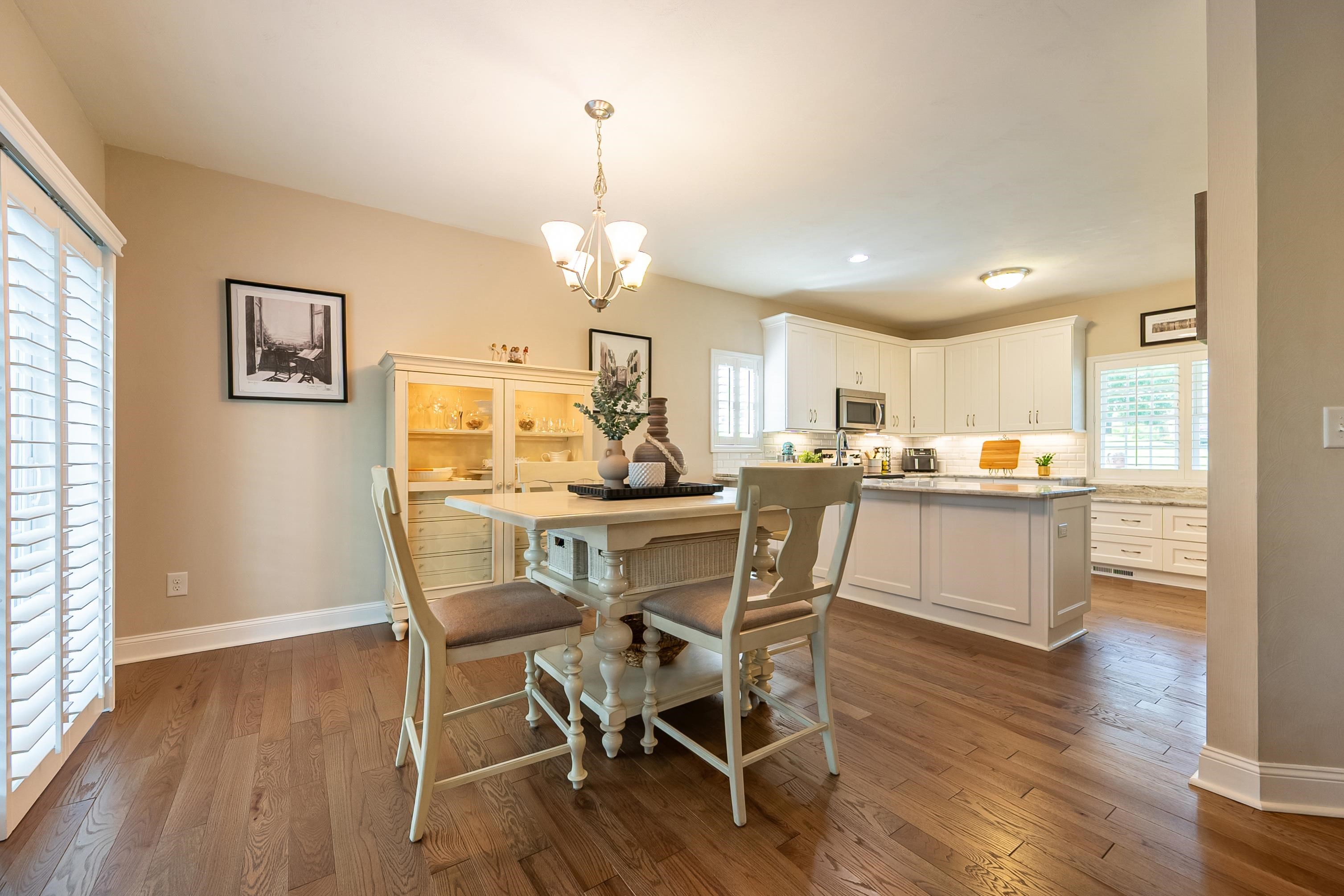 1136 CROSSCREEK Drive