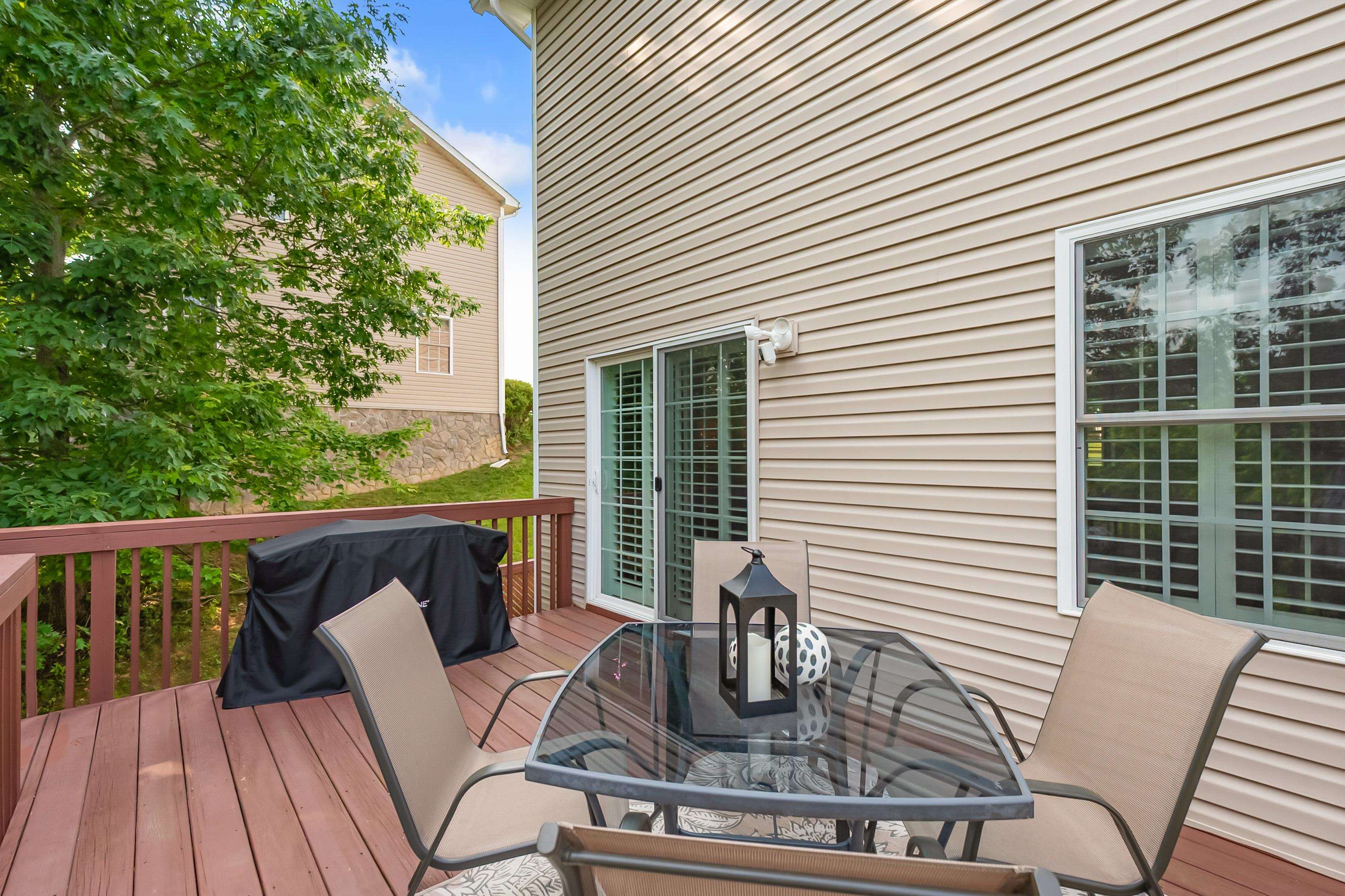 1136 CROSSCREEK Drive