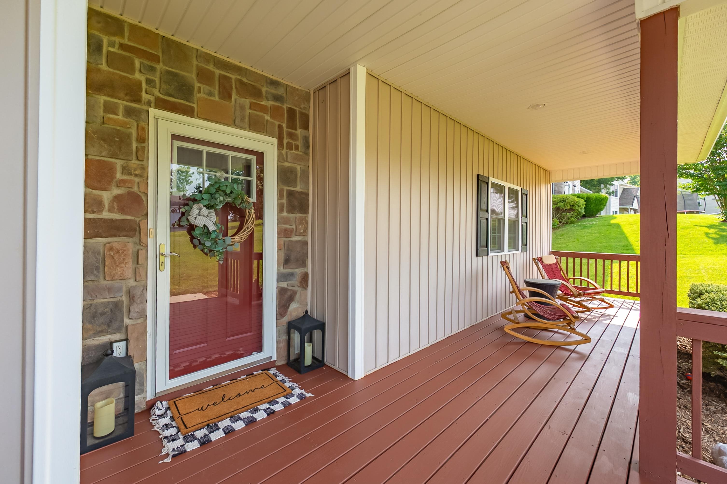1136 CROSSCREEK Drive