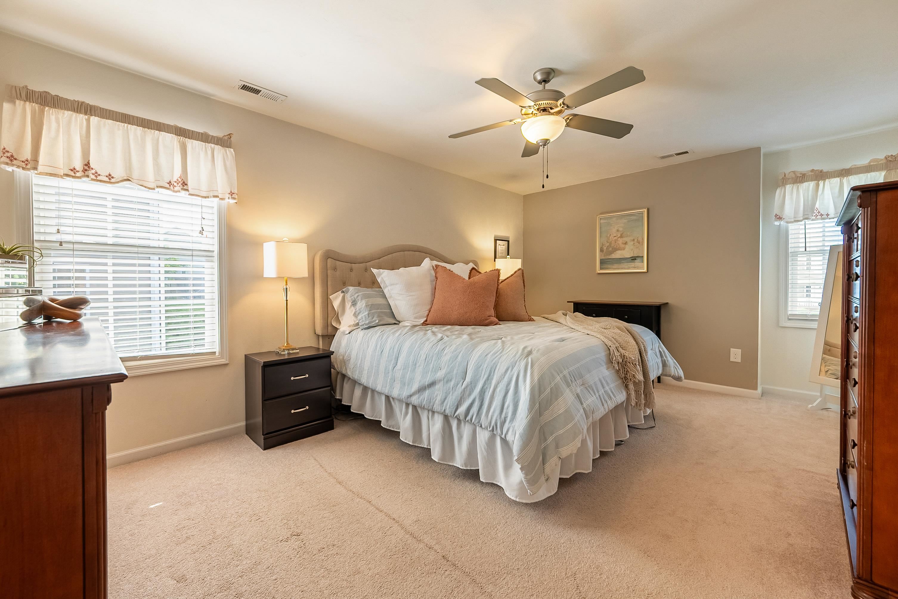 1136 CROSSCREEK Drive