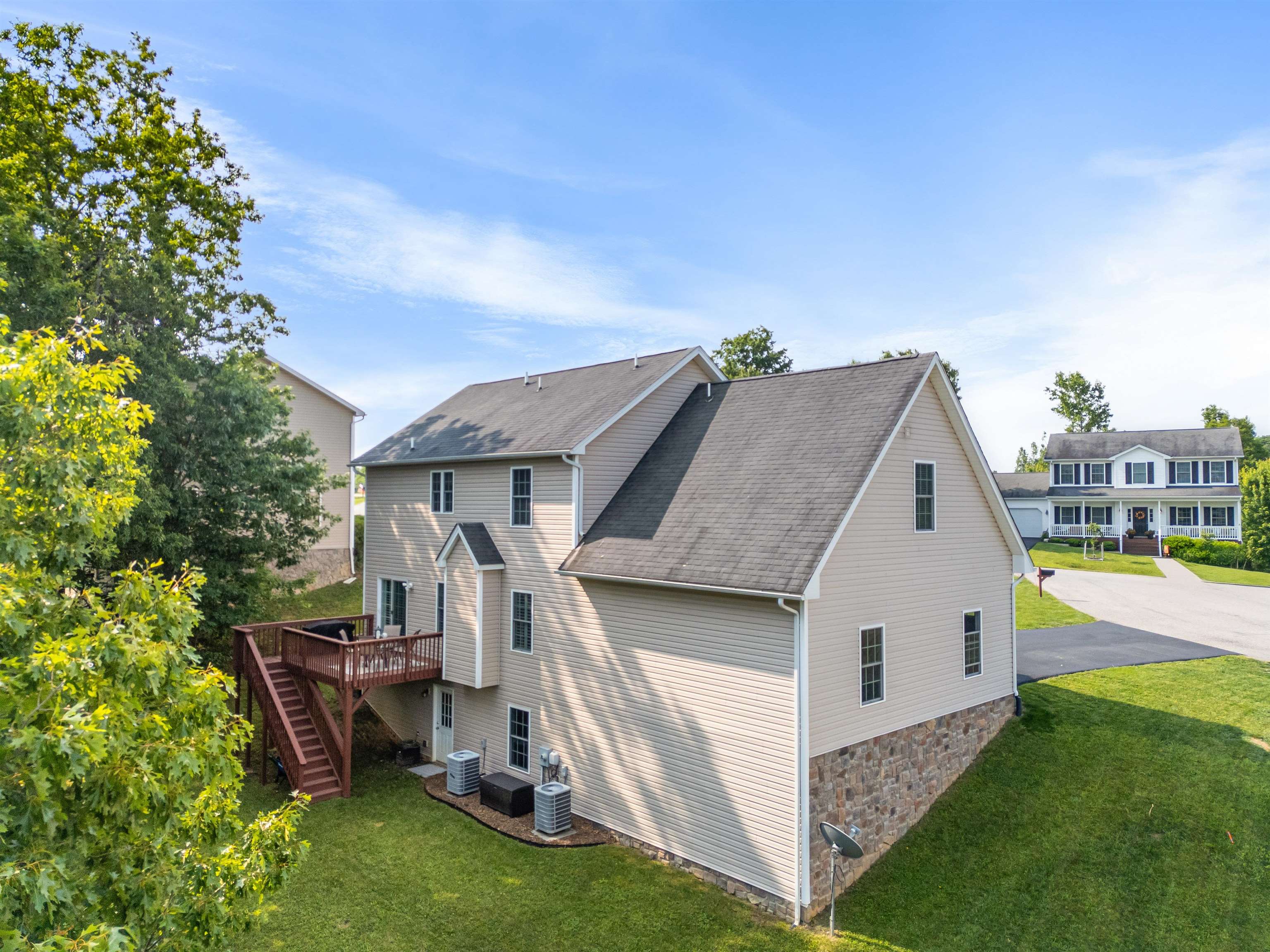 1136 CROSSCREEK Drive