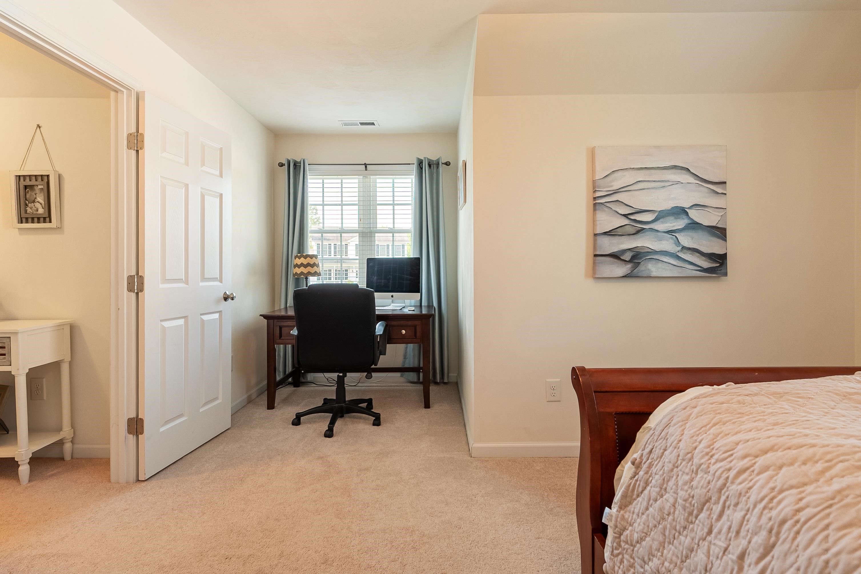 1136 CROSSCREEK Drive