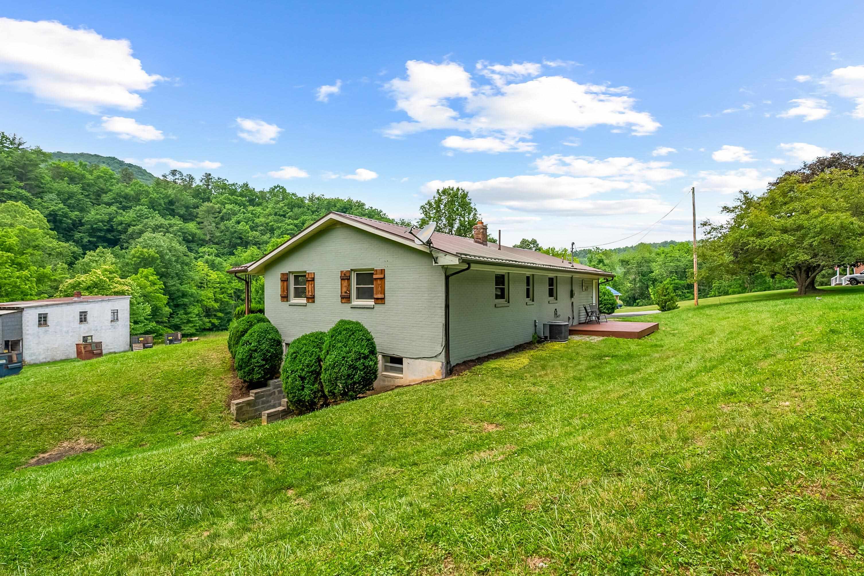 2866 White Rock Road NW