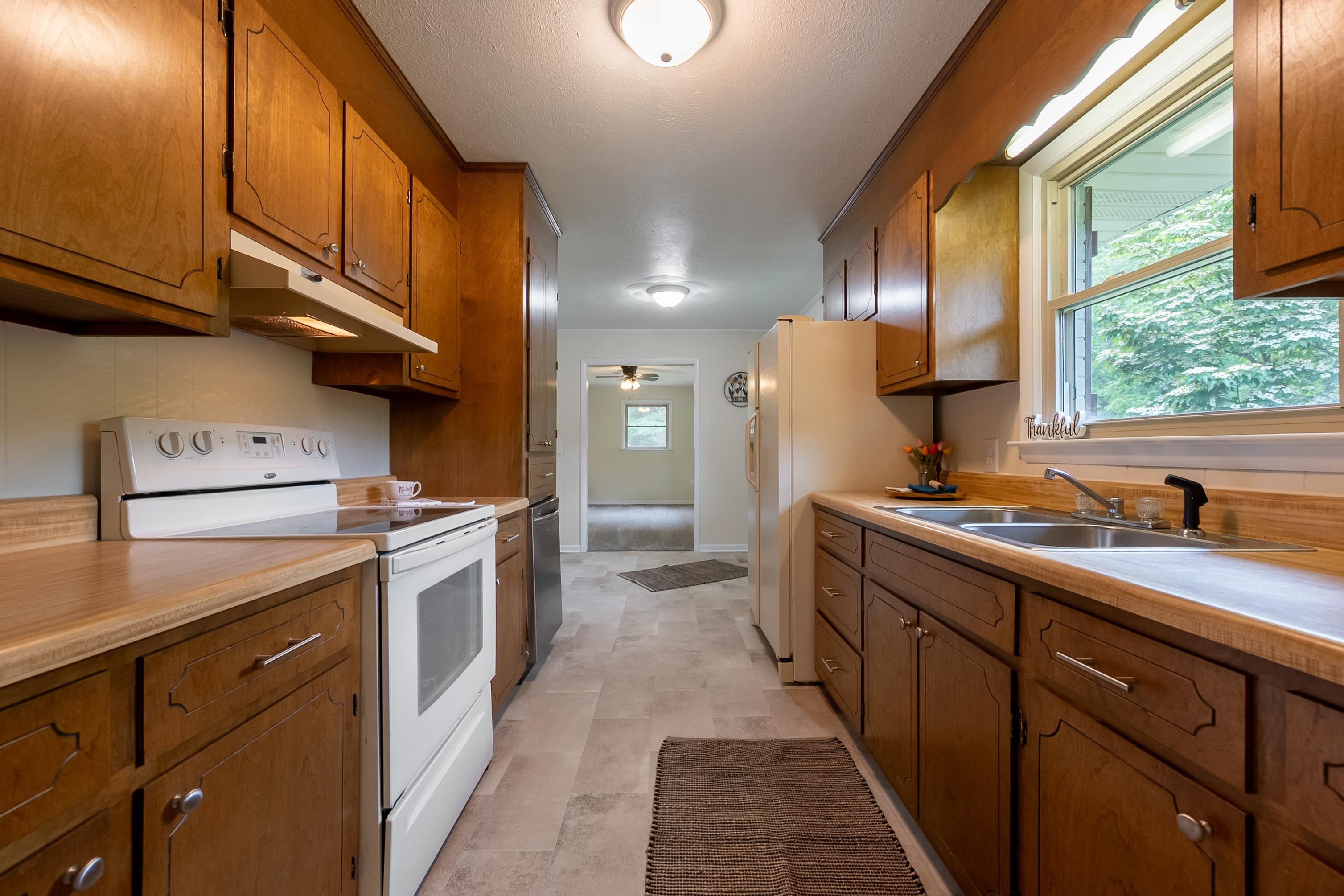 2866 White Rock Road NW