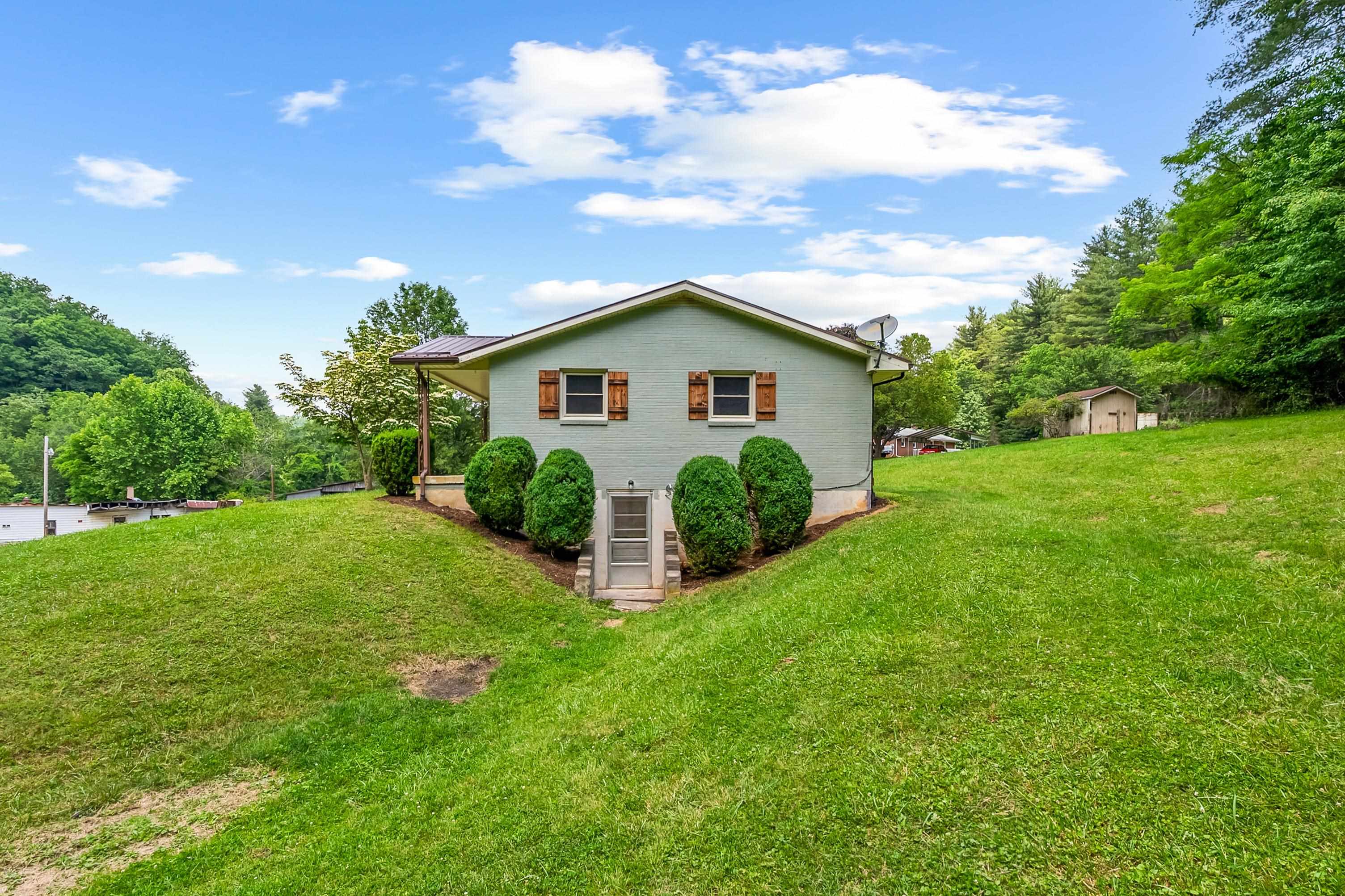 2866 White Rock Road NW