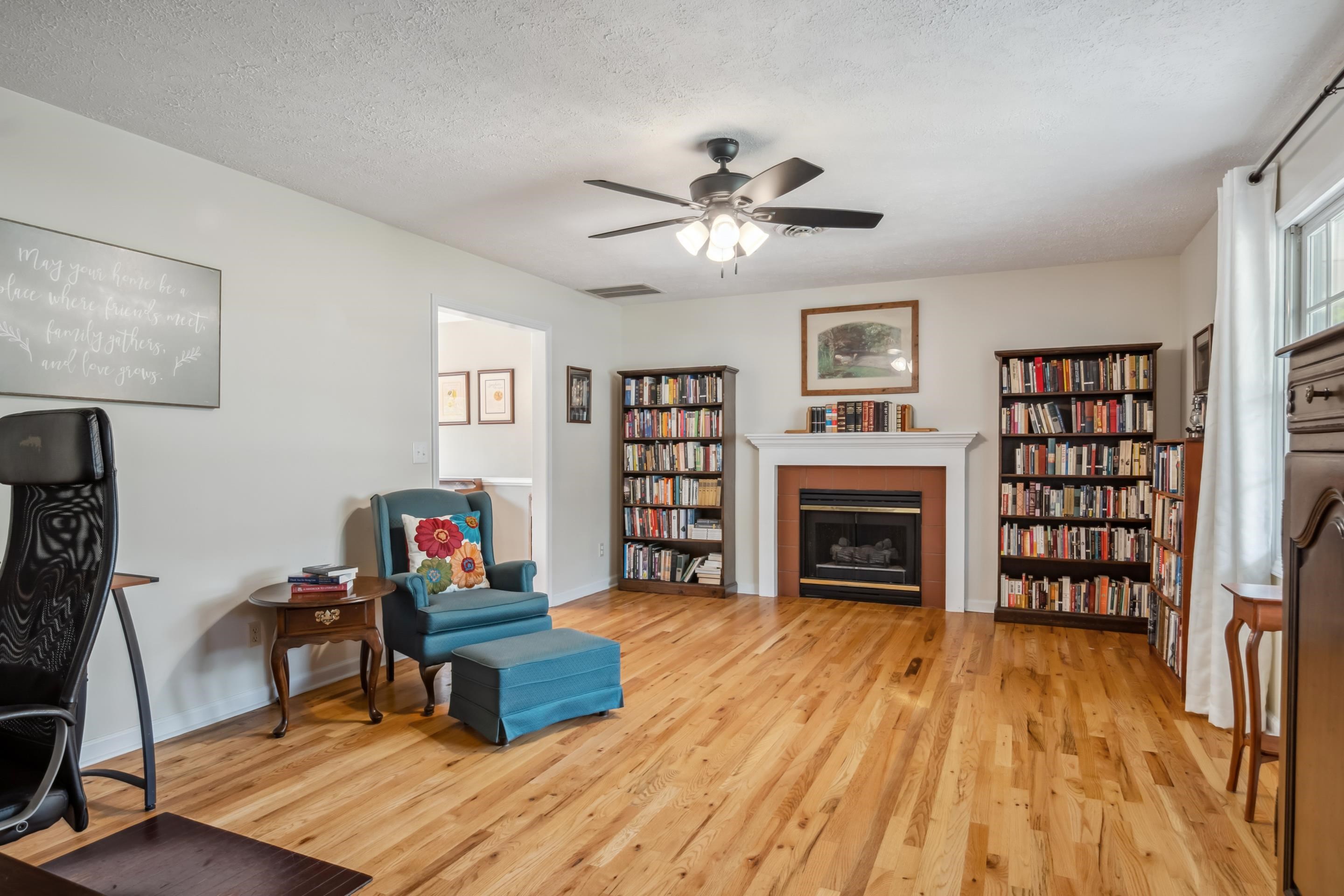 1319 KARR Lane