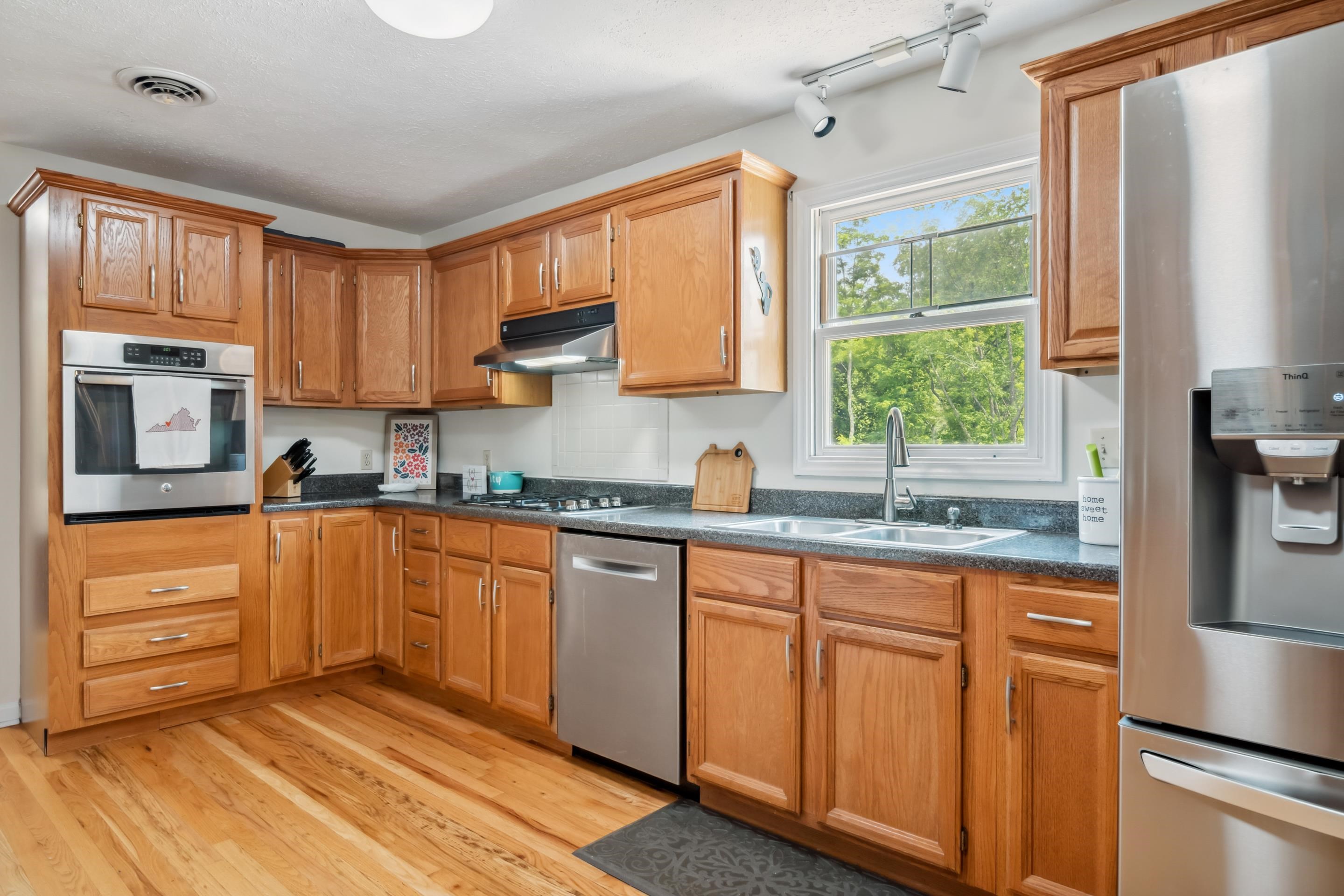 1319 KARR Lane