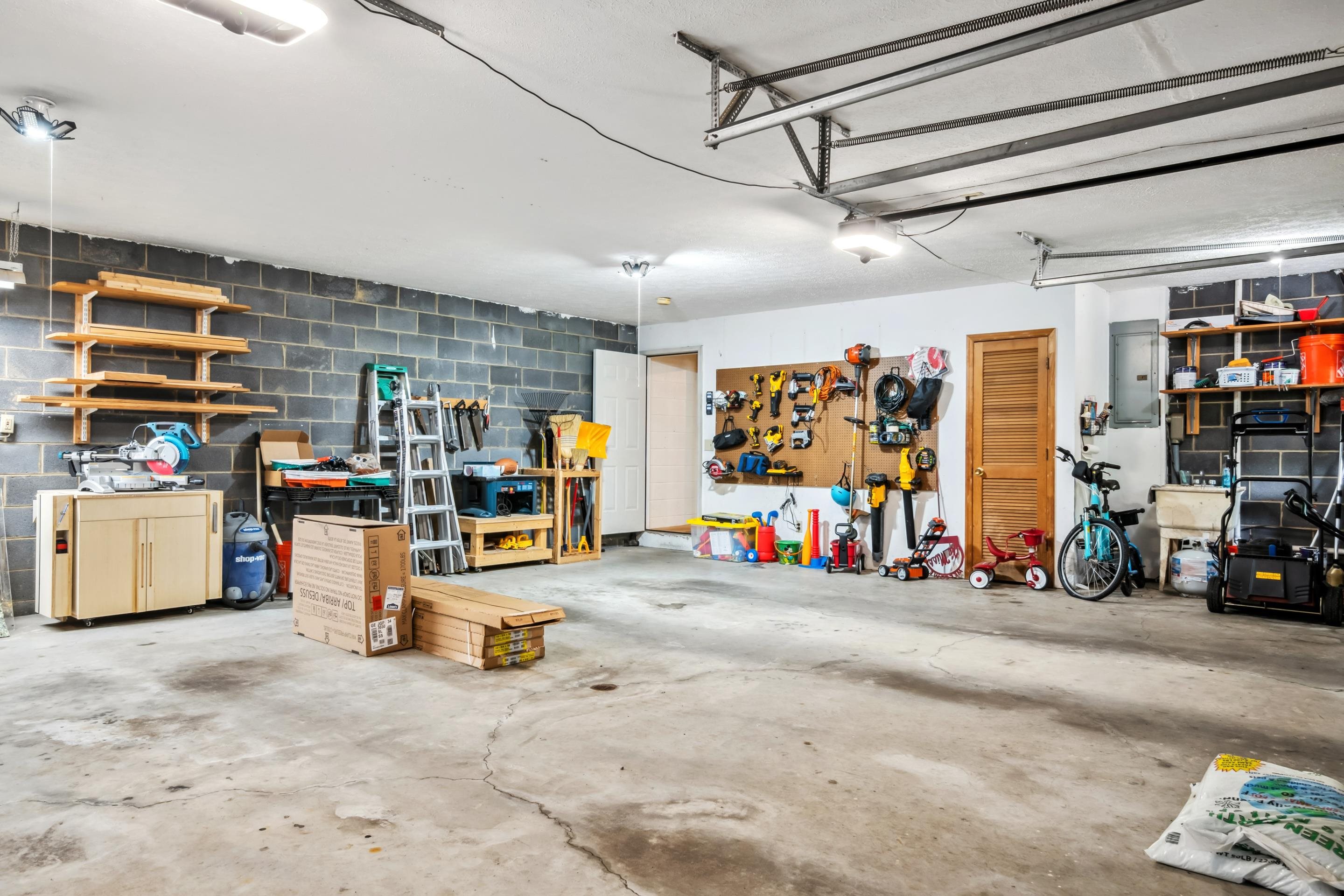 1319 KARR Lane