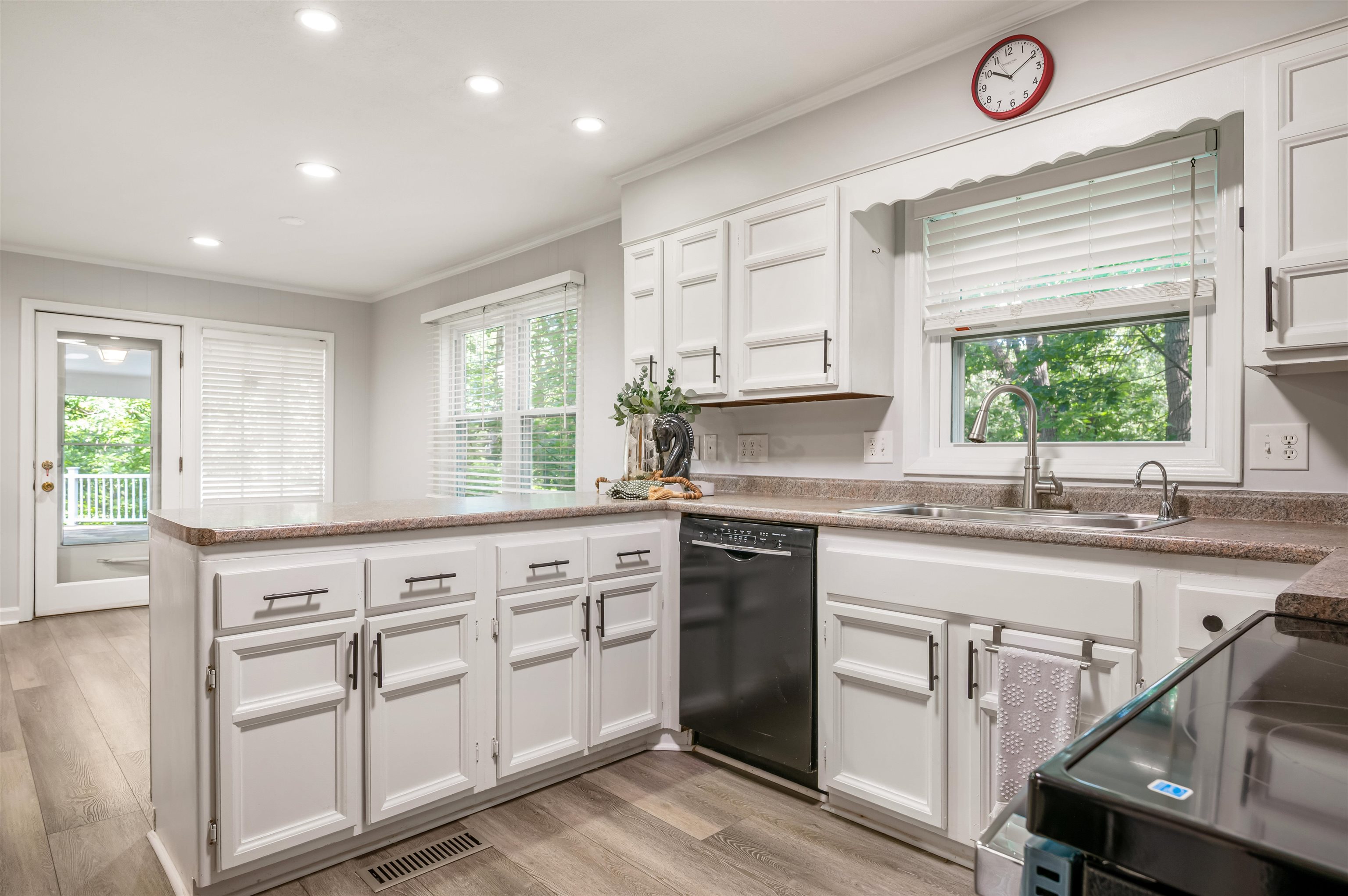 10 HIDDEN VALLEY Lane