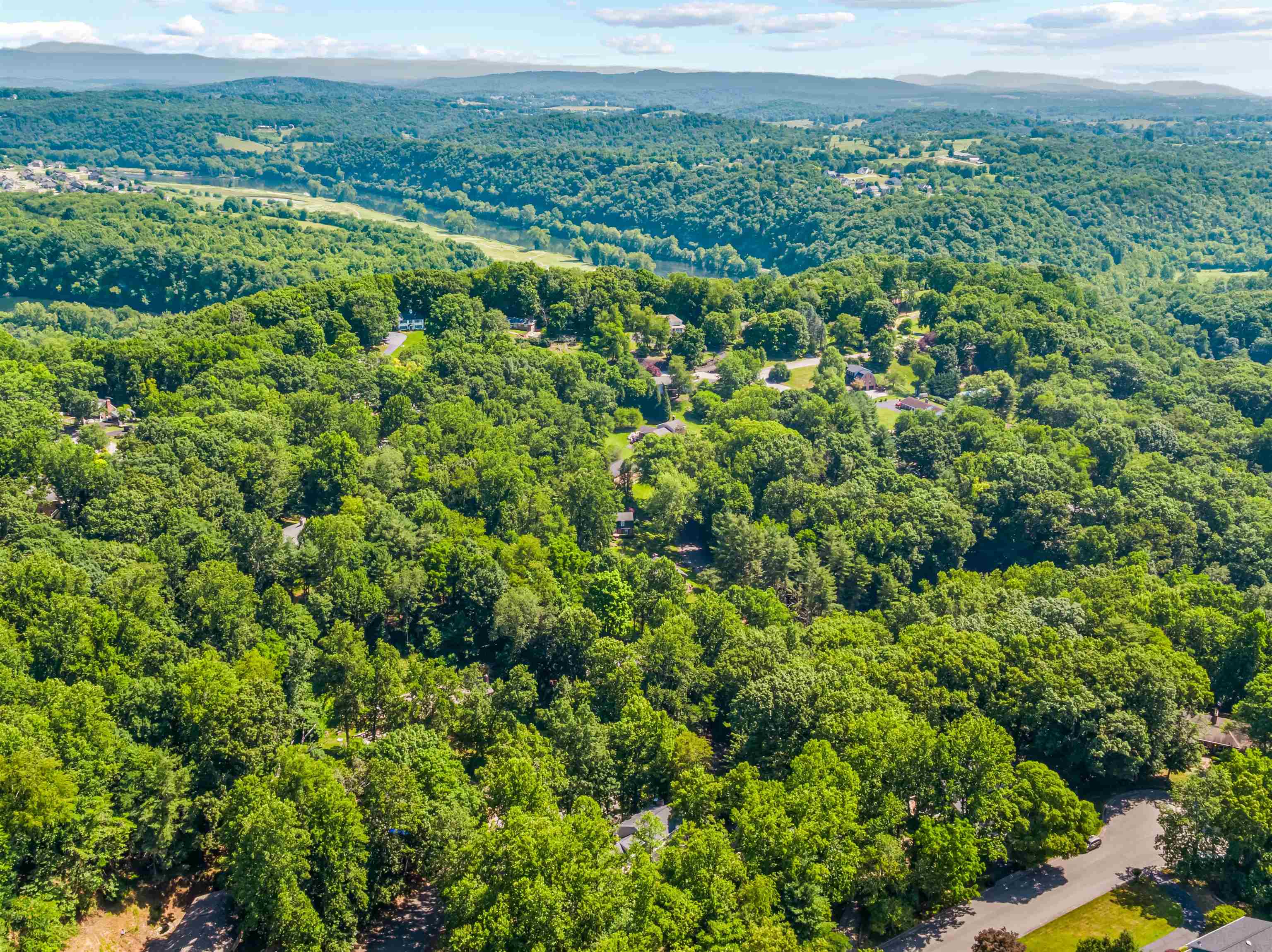 10 HIDDEN VALLEY Lane