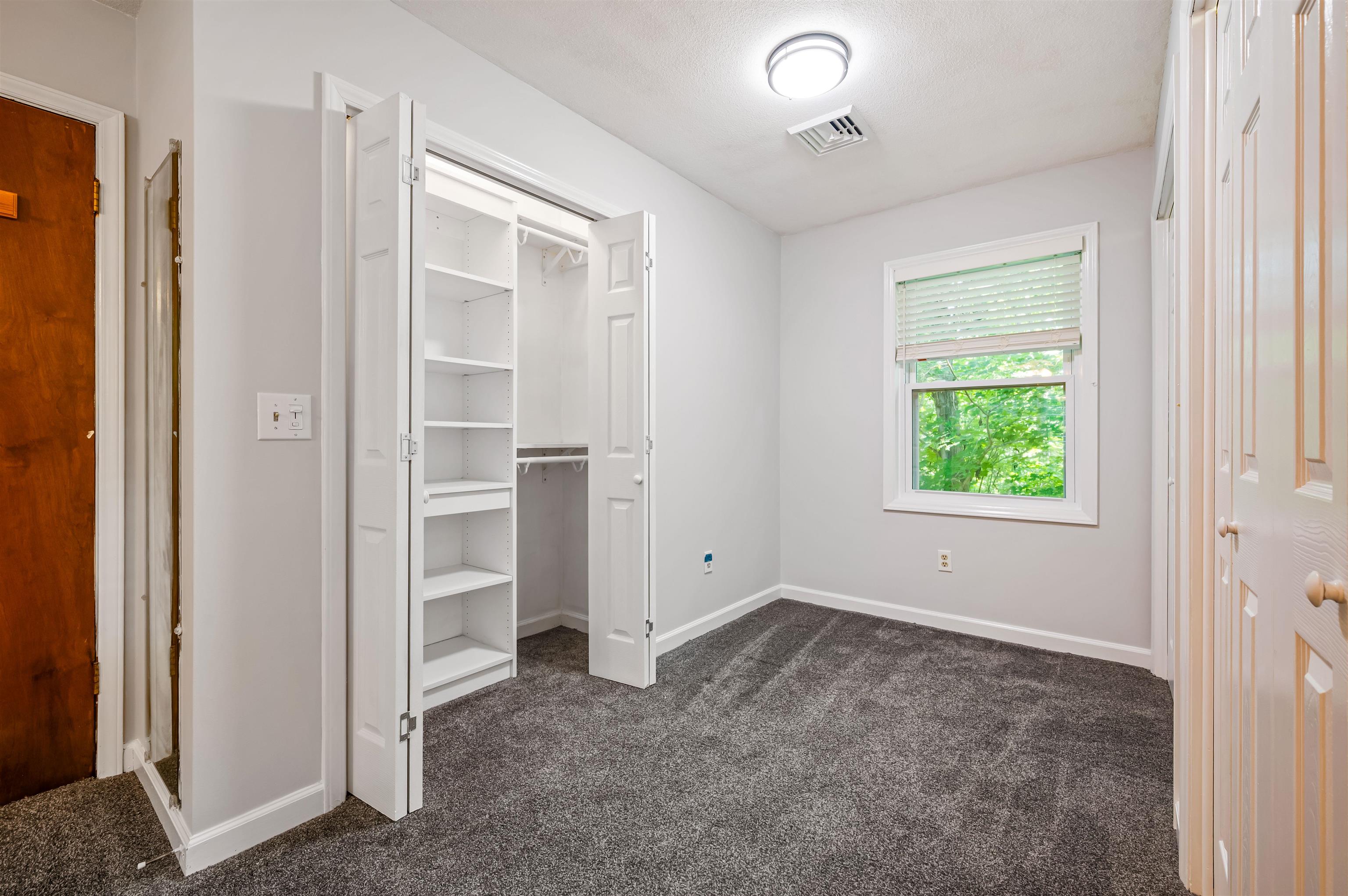 10 HIDDEN VALLEY Lane