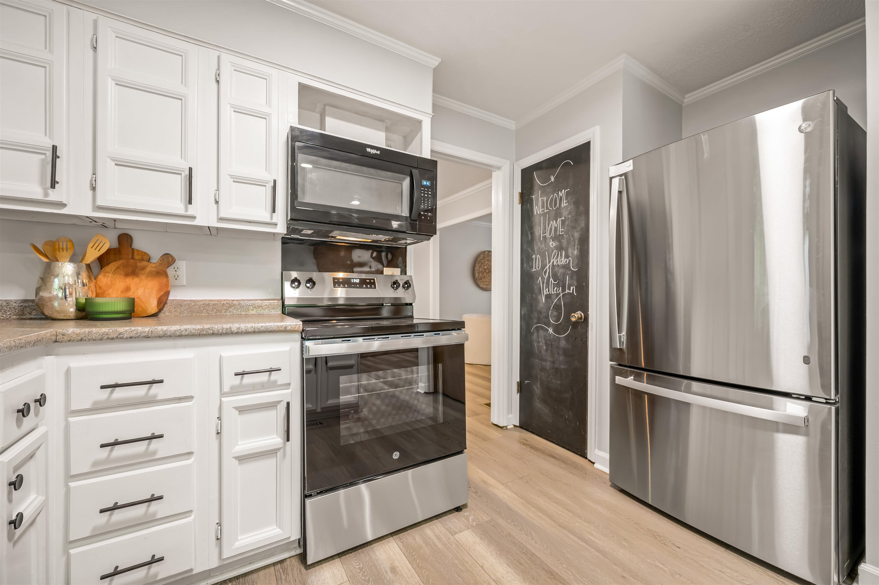 10 HIDDEN VALLEY Lane