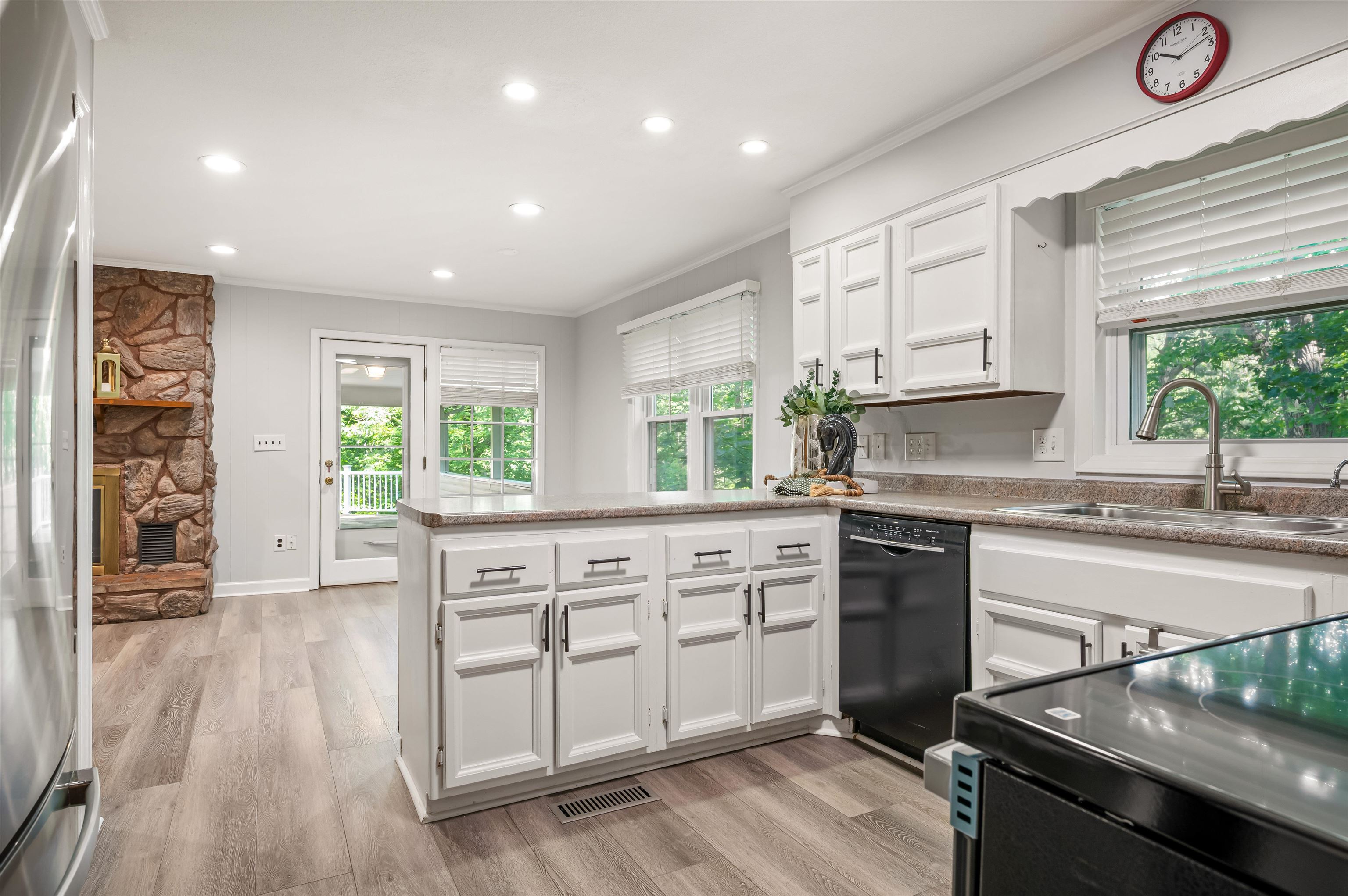 10 HIDDEN VALLEY Lane