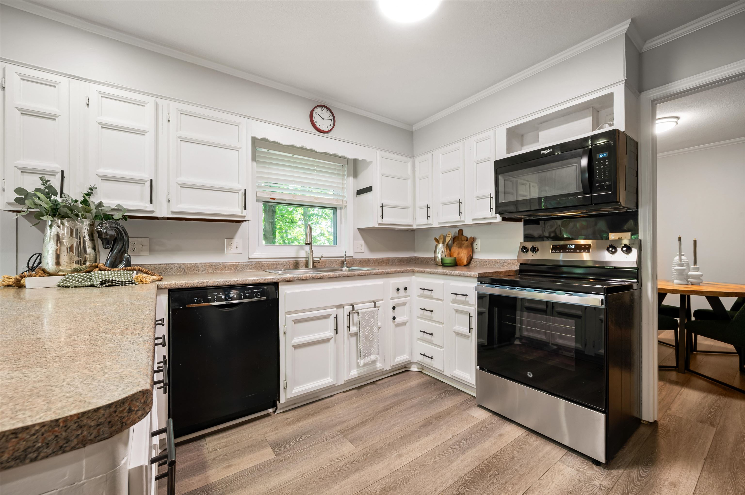 10 HIDDEN VALLEY Lane