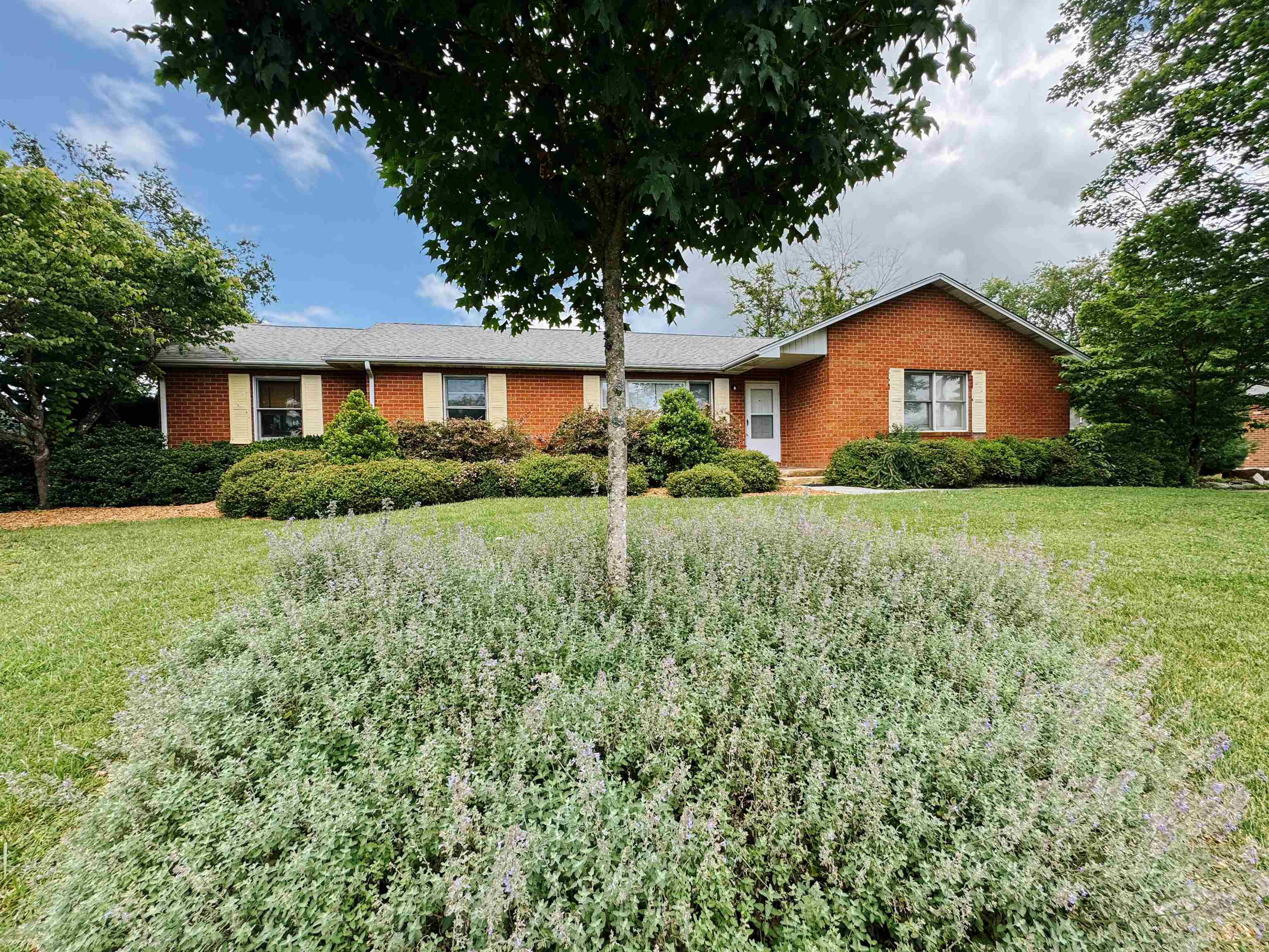 1450 & 1452 Sandy Circle