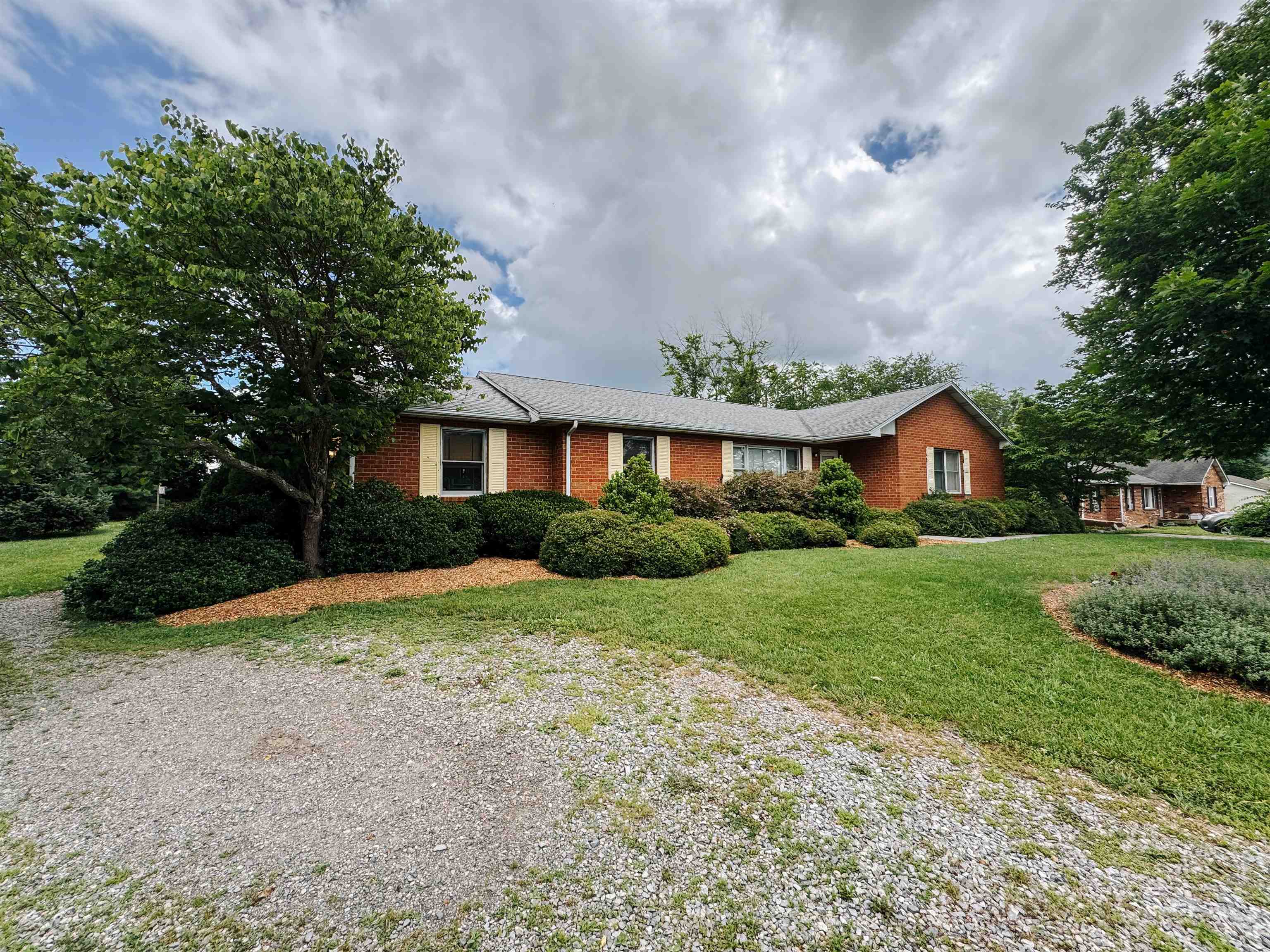 1450 & 1452 Sandy Circle