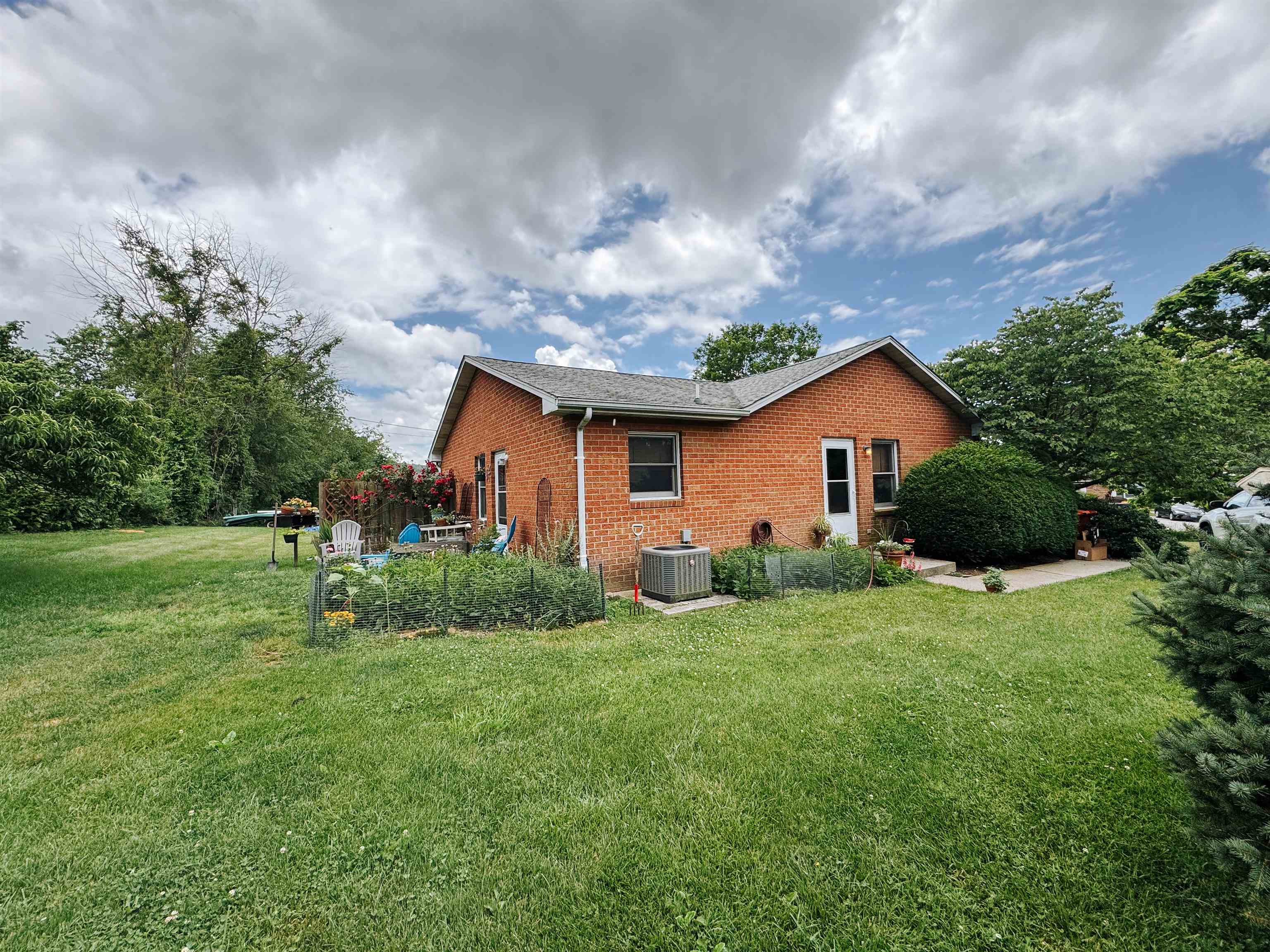 1450 & 1452 Sandy Circle