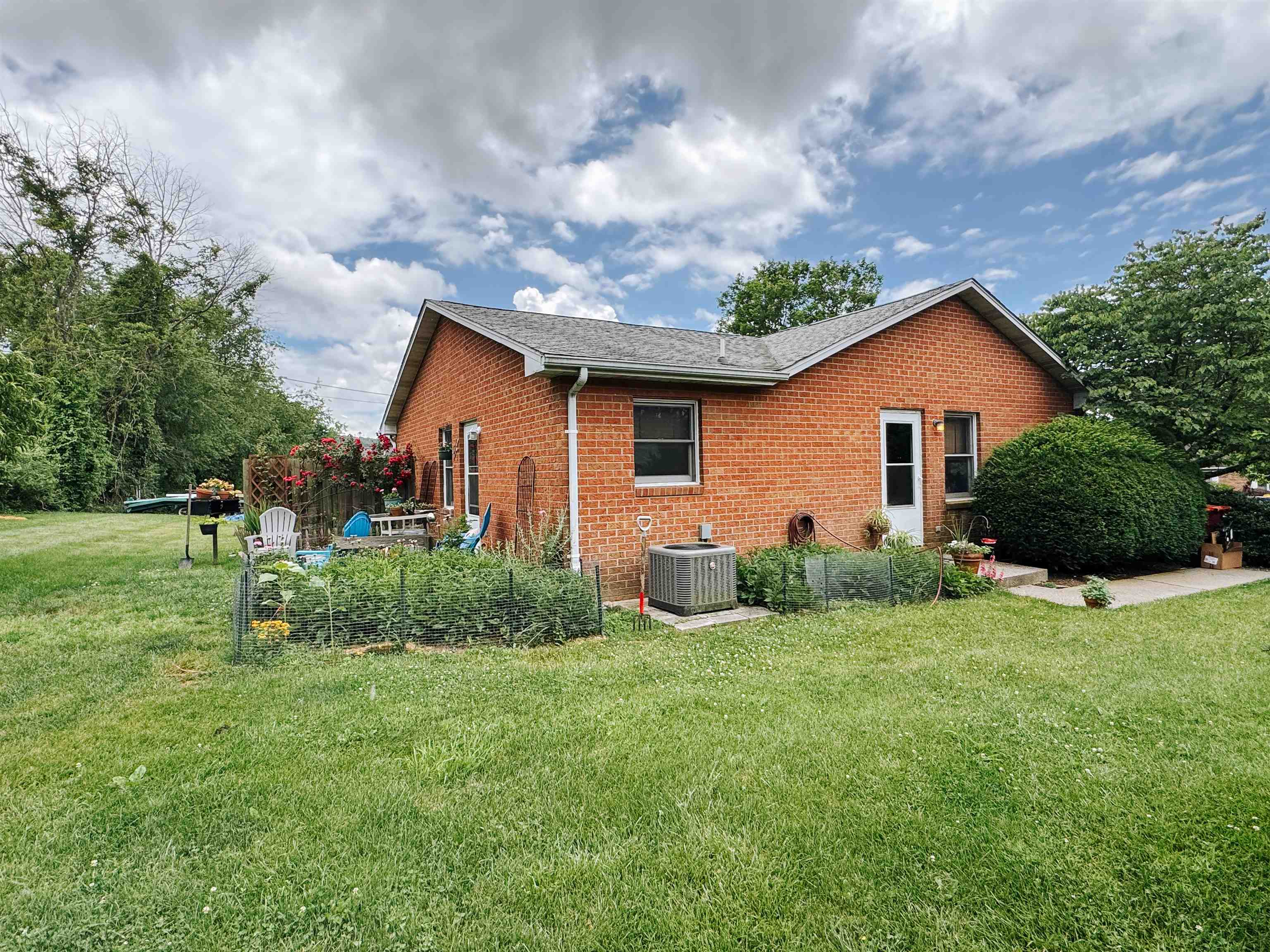 1450 & 1452 Sandy Circle