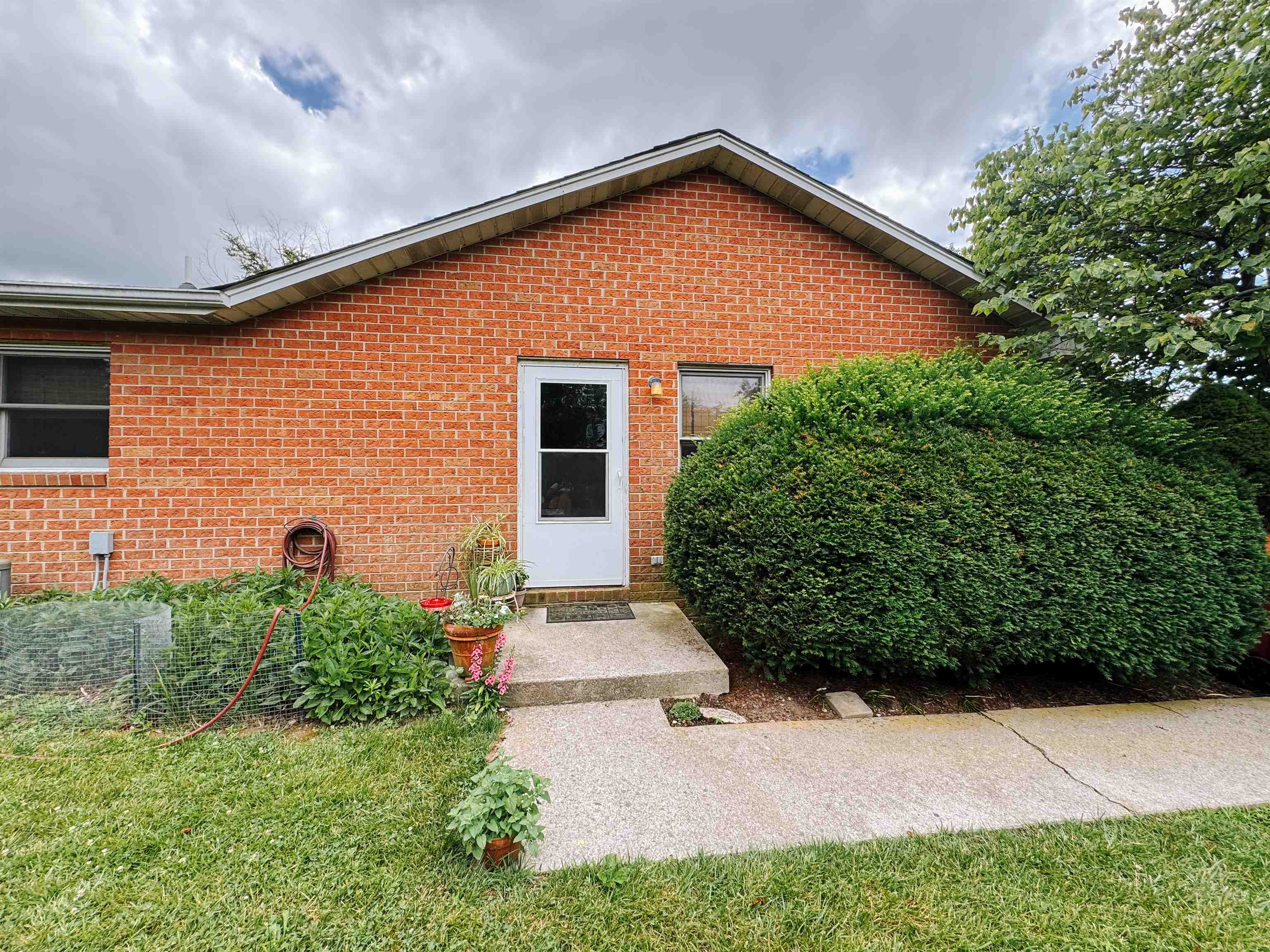 1450 & 1452 Sandy Circle