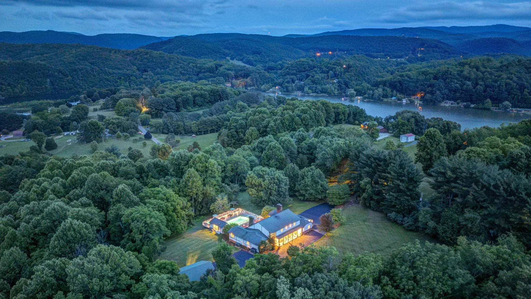 4506 Waterfront Farms Drive