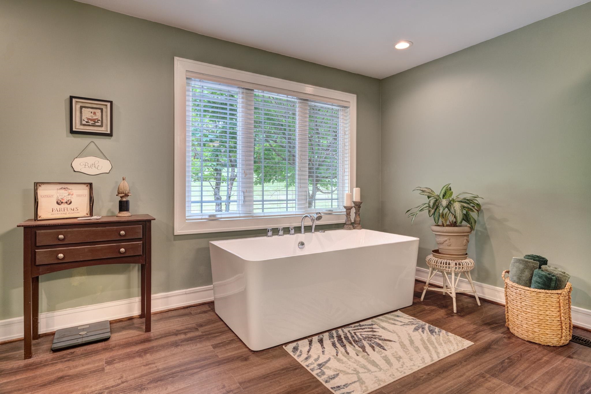 4506 Waterfront Farms Drive