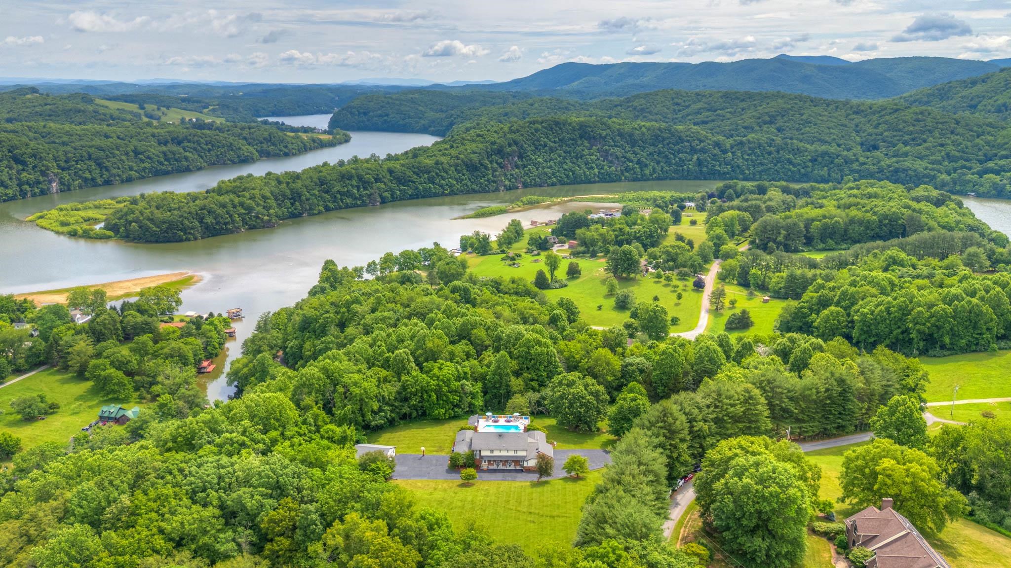 4506 Waterfront Farms Drive