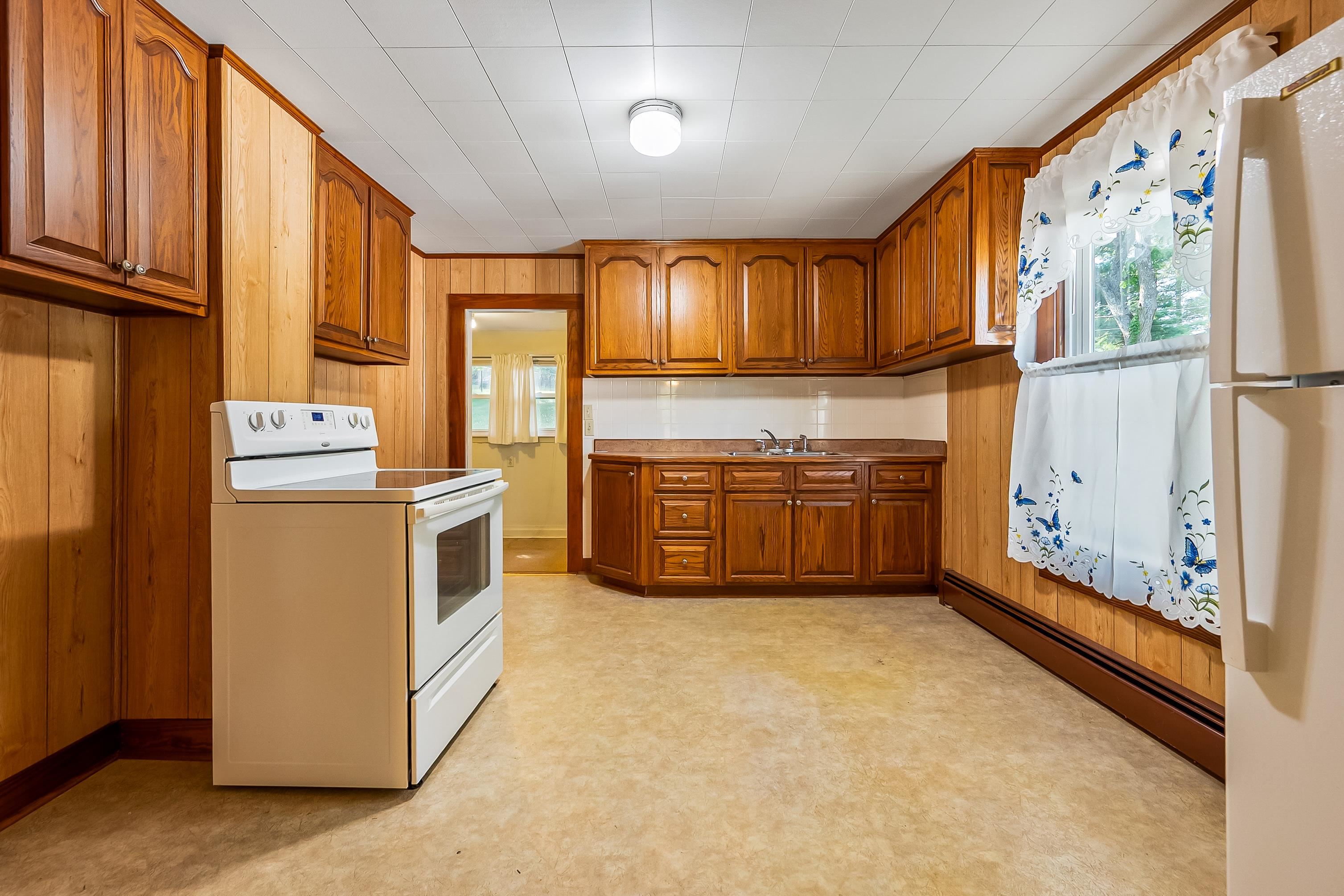 904 Giles Rd Road
