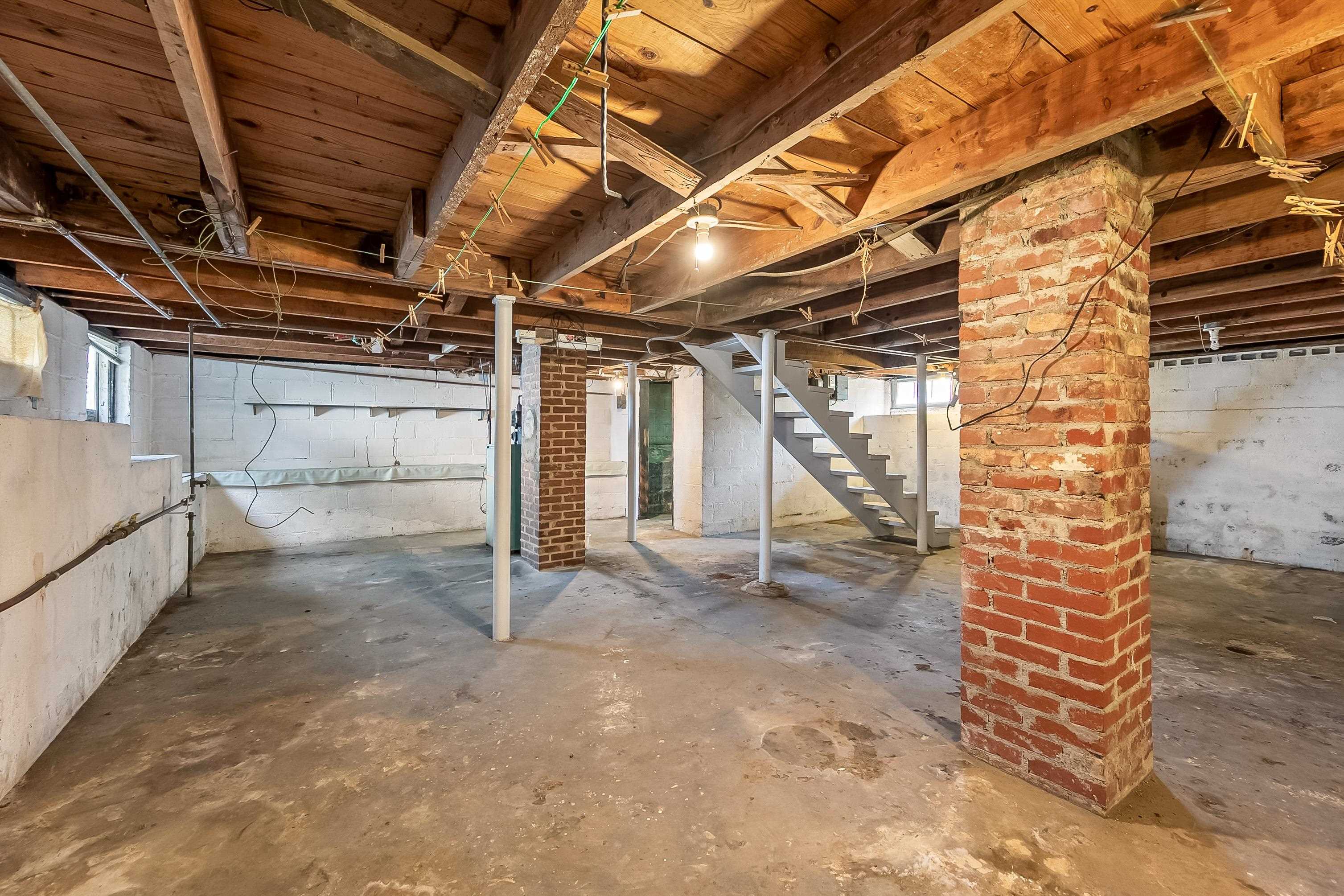 904 Giles Rd Road