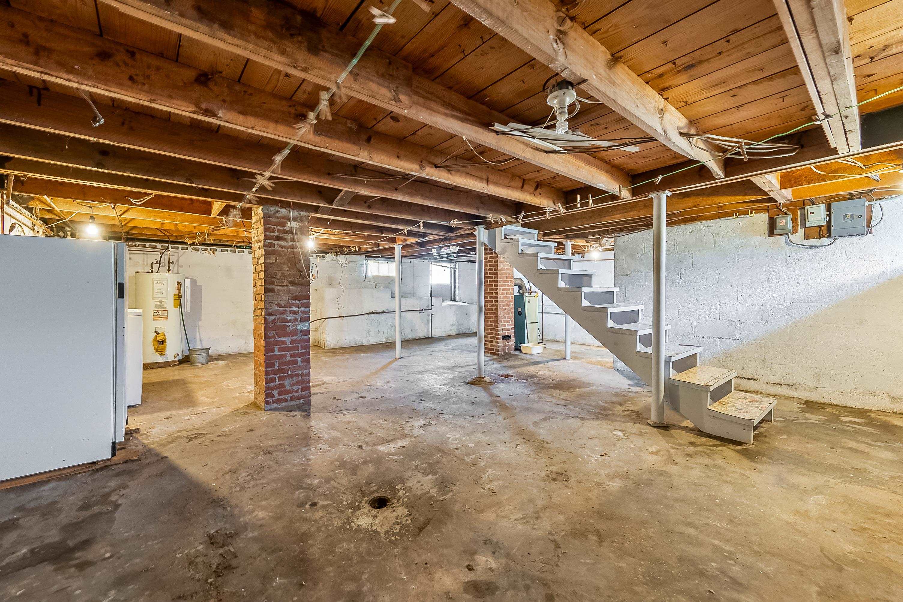 904 Giles Rd Road