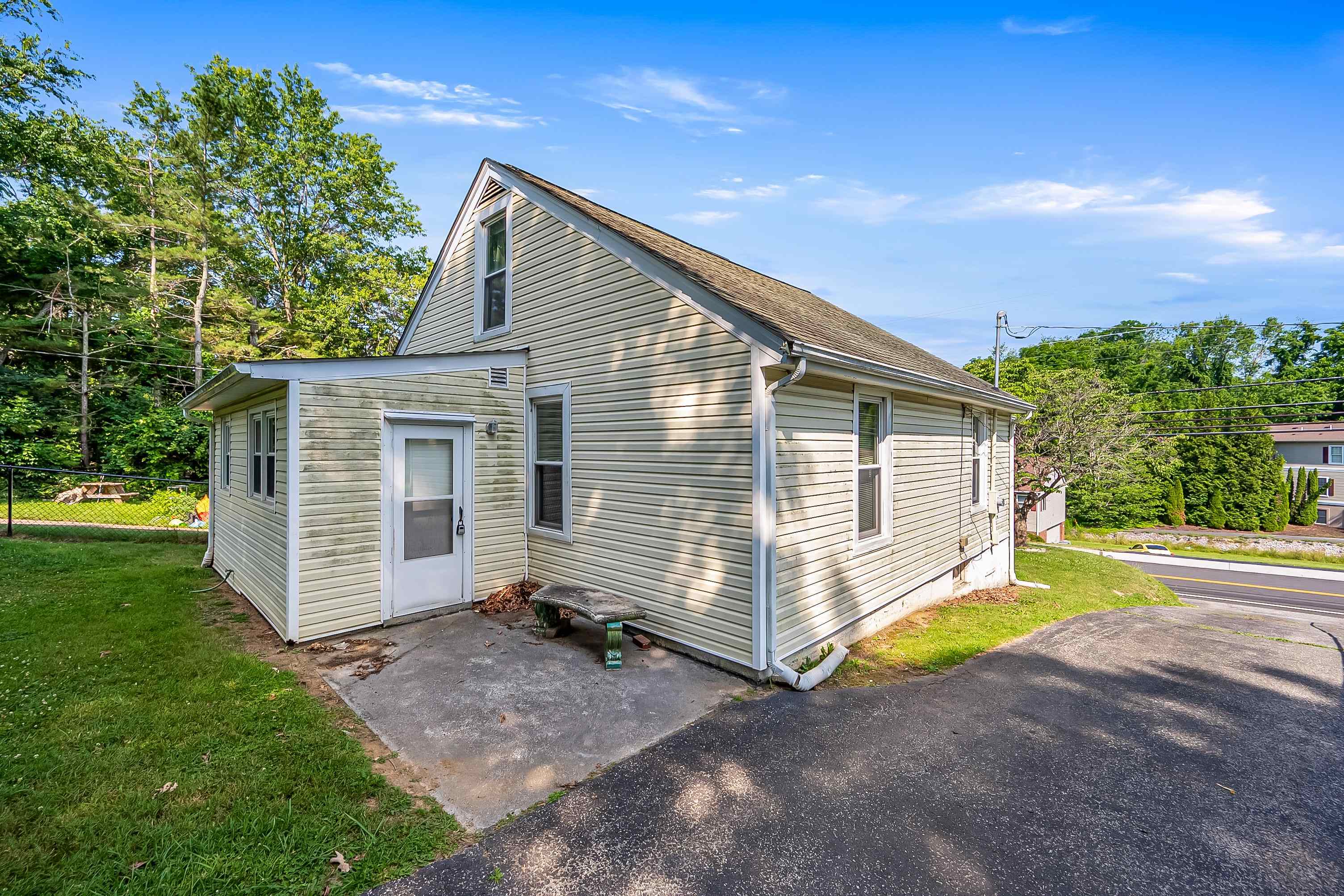 904 Giles Rd Road
