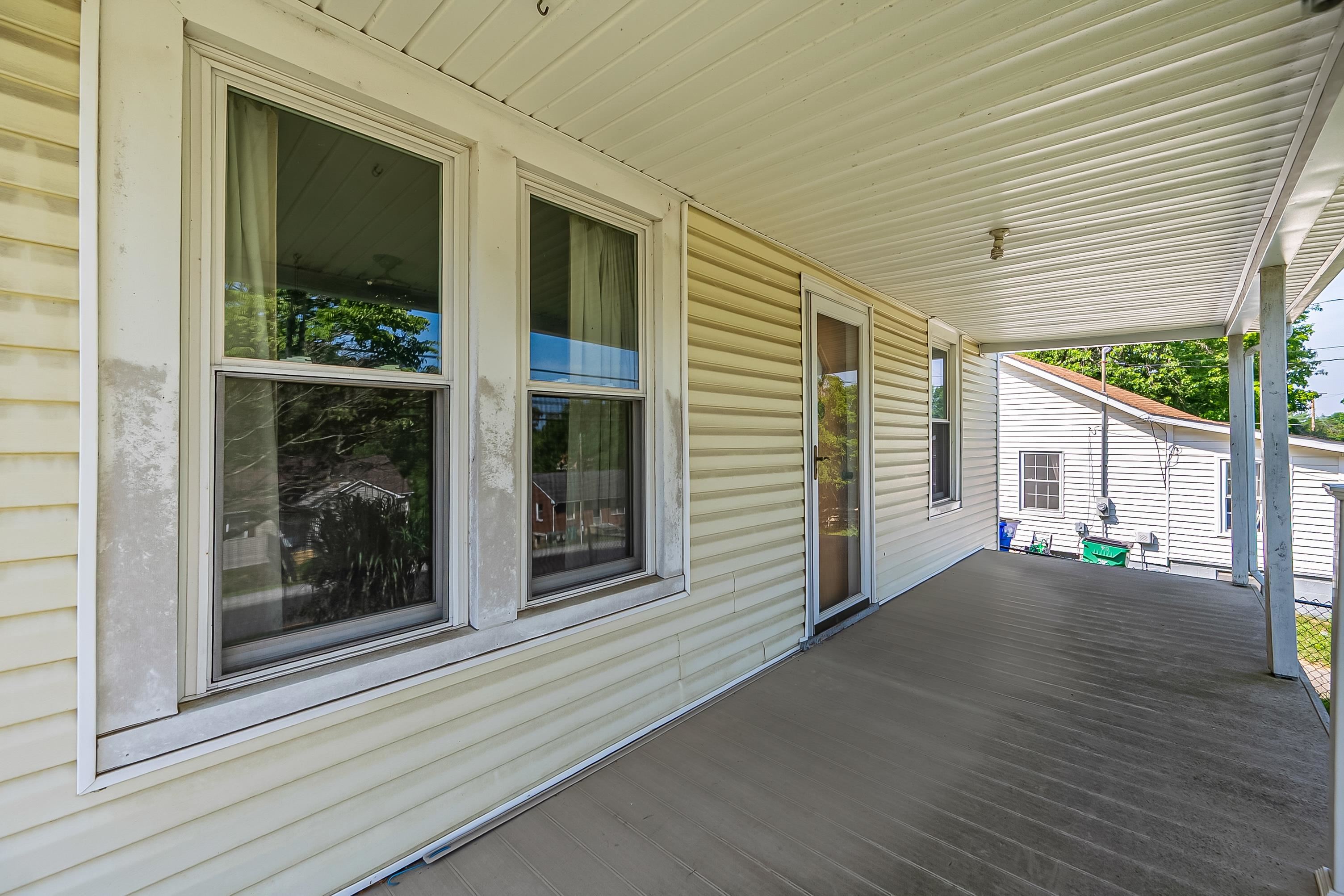 904 Giles Rd Road