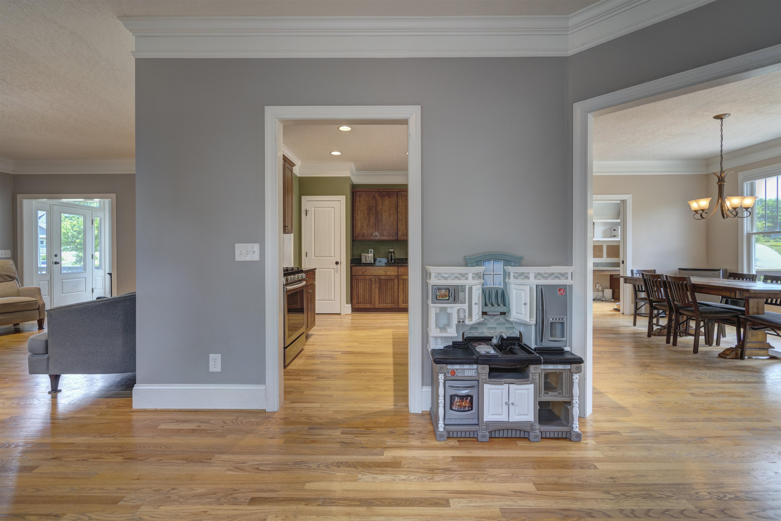 1803 HONEYSUCKLE Drive