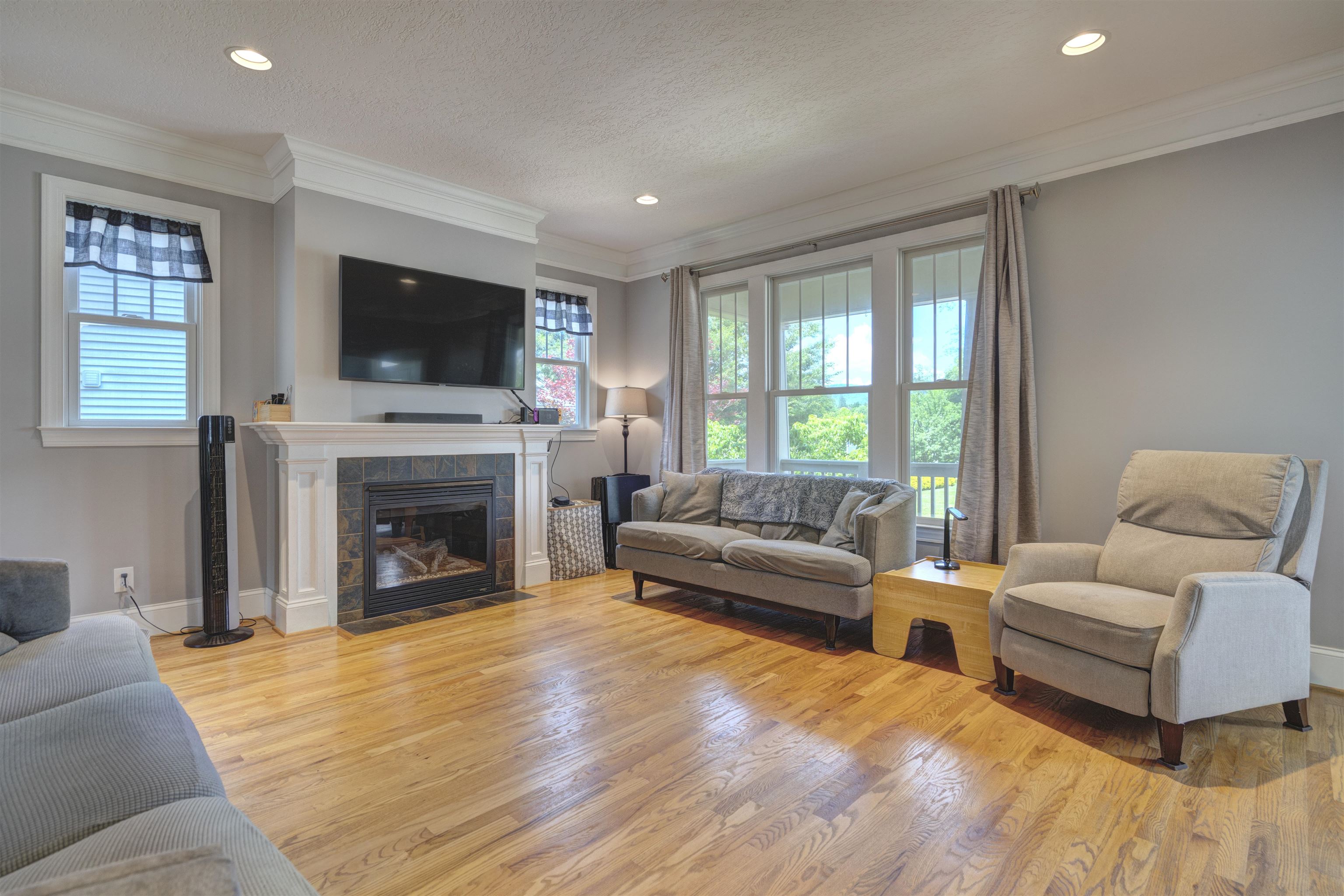 1803 HONEYSUCKLE Drive