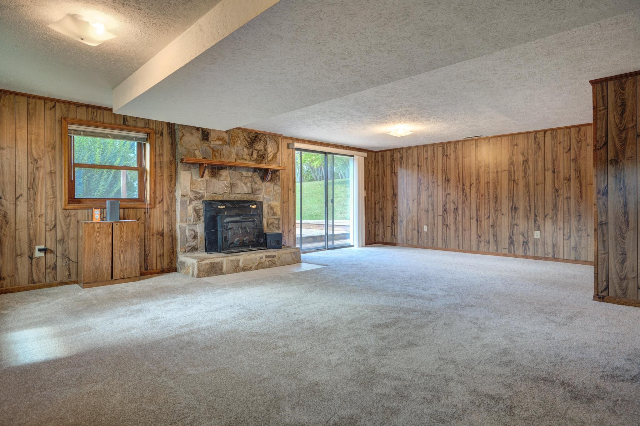 207 WOODBINE Drive