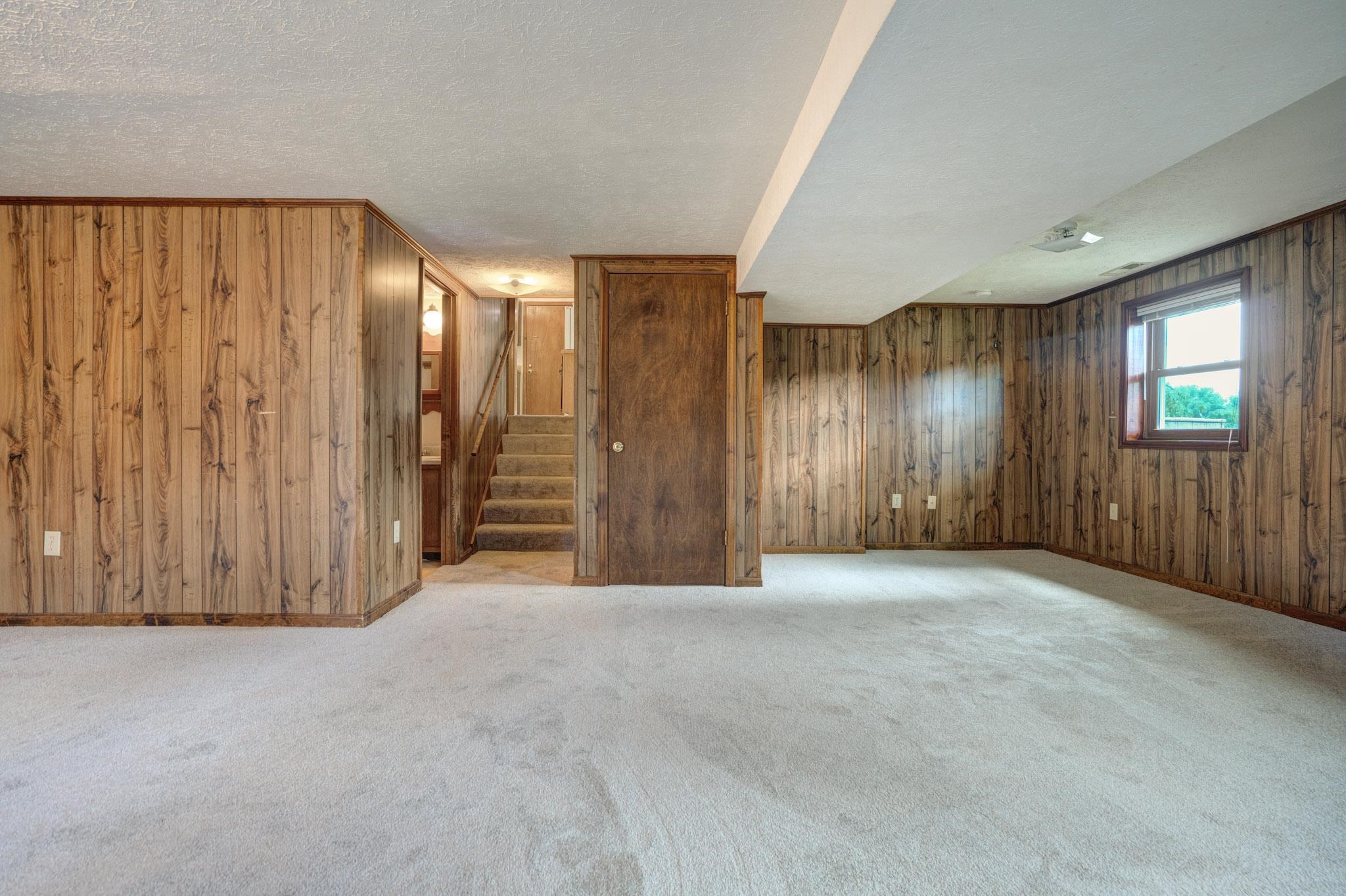 207 WOODBINE Drive