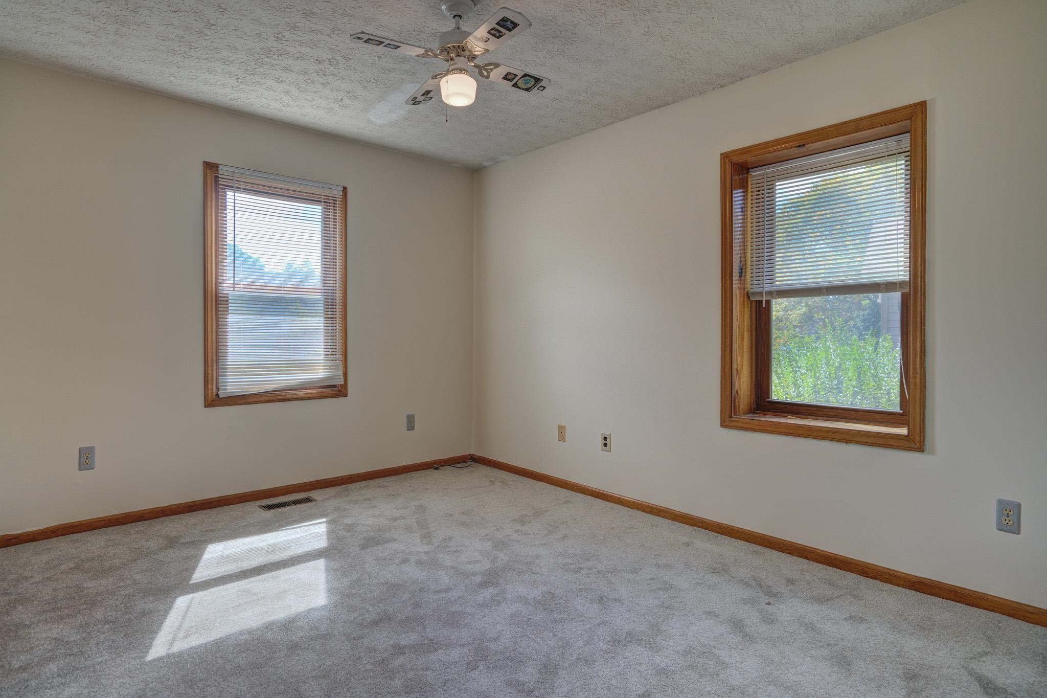 207 WOODBINE Drive