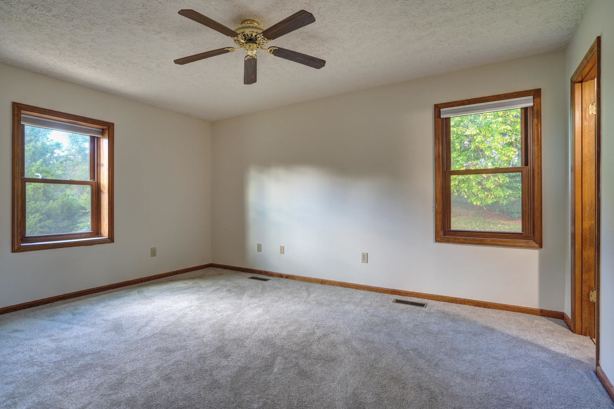 207 WOODBINE Drive