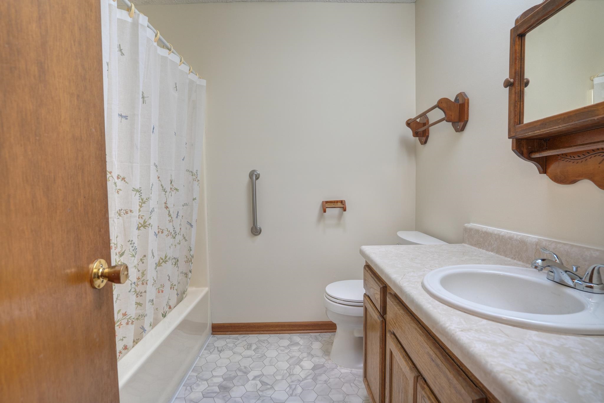 207 WOODBINE Drive