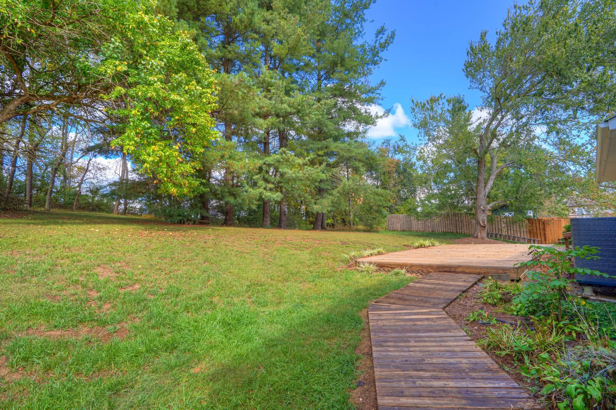 207 WOODBINE Drive